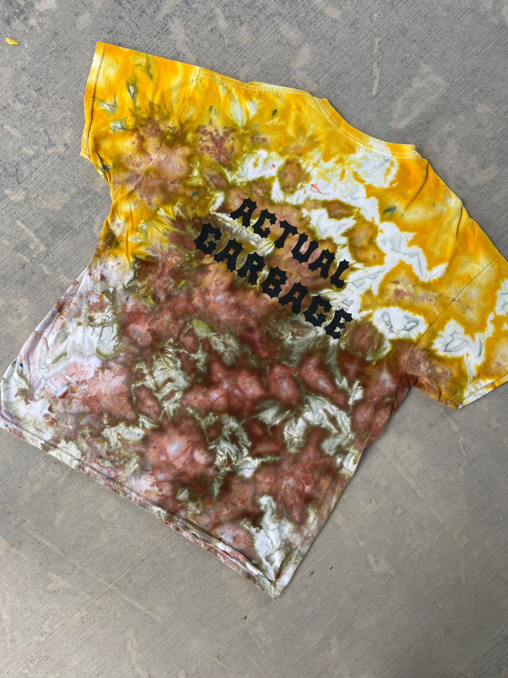 XL Men’s Actual Garbage Yellow and Brown Tie Dye Short Sleeve T-Shirt