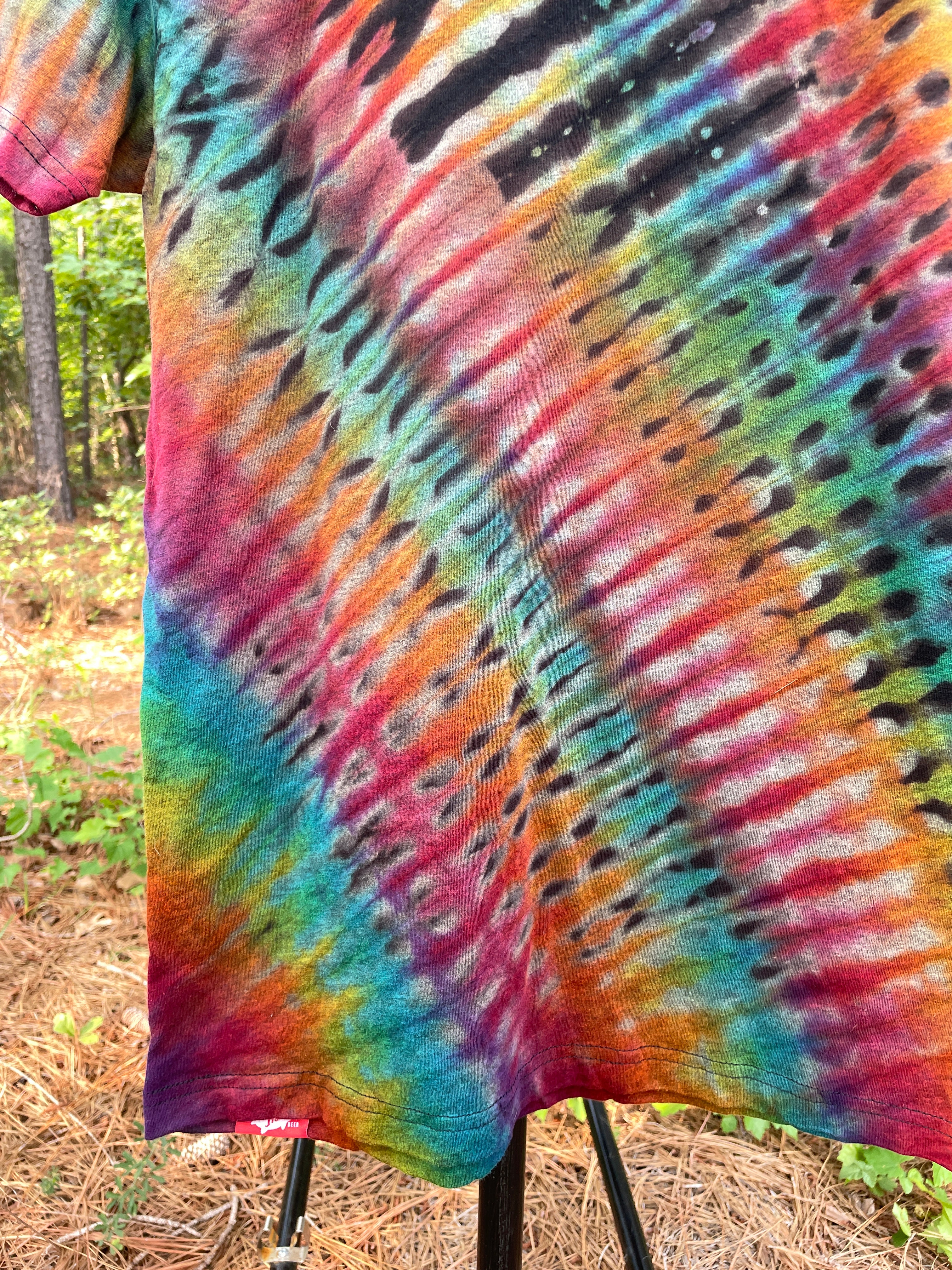 NEW Fisher Beer Rainbow Handmade Reverse Tie Dye Short Sleeve T-Shirt (Men's Medium)