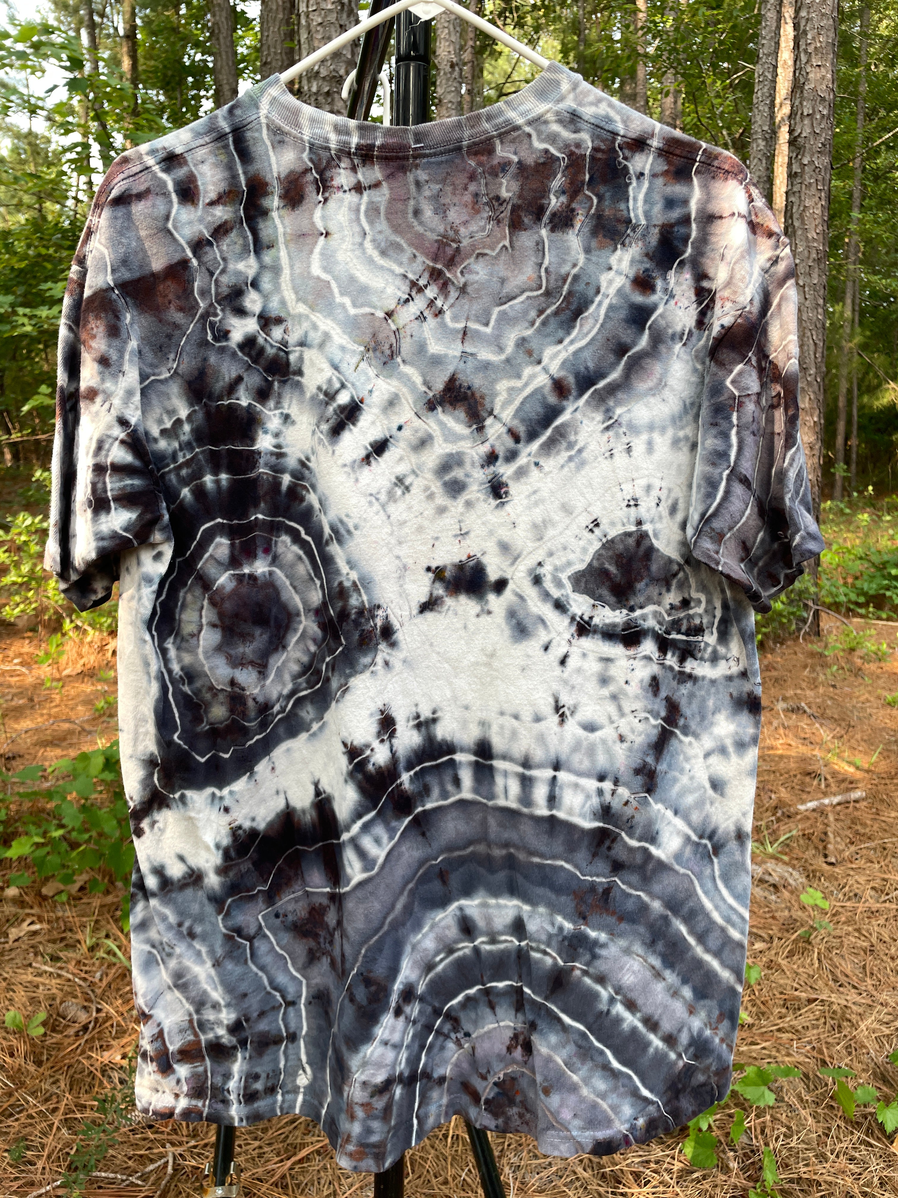 Gray and Black Wolf Hand-Tie Dyed Short Sleeve T-Shirt (Men's Large)