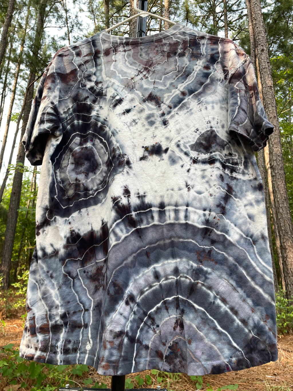 Gray and Black Wolf Hand-Tie Dyed Short Sleeve T-Shirt (Men's Large)