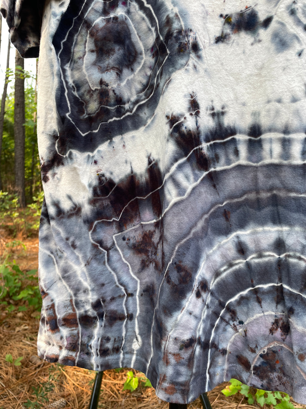 Gray and Black Wolf Hand-Tie Dyed Short Sleeve T-Shirt (Men's Large)
