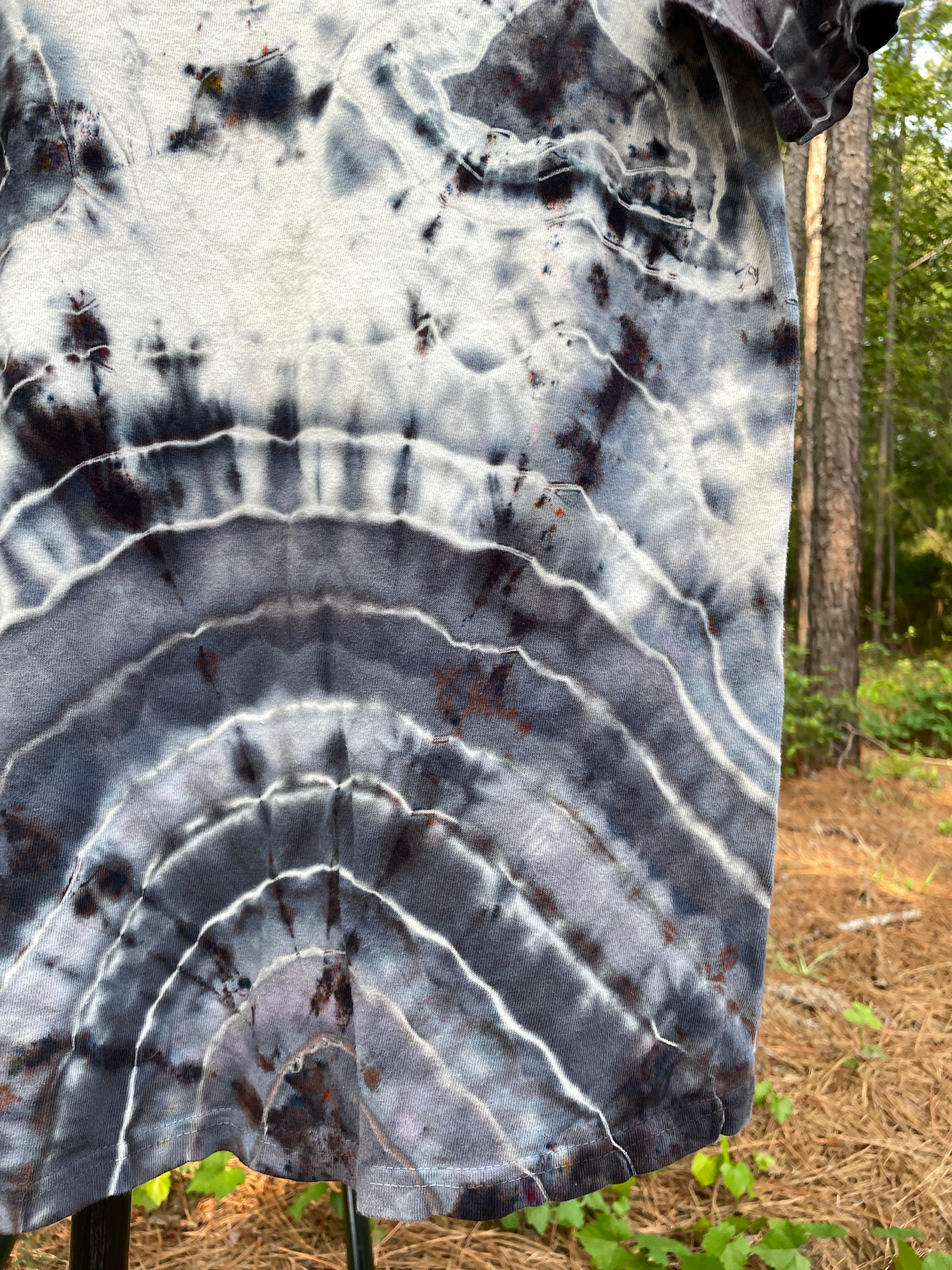 Gray and Black Wolf Hand-Tie Dyed Short Sleeve T-Shirt (Men's Large)