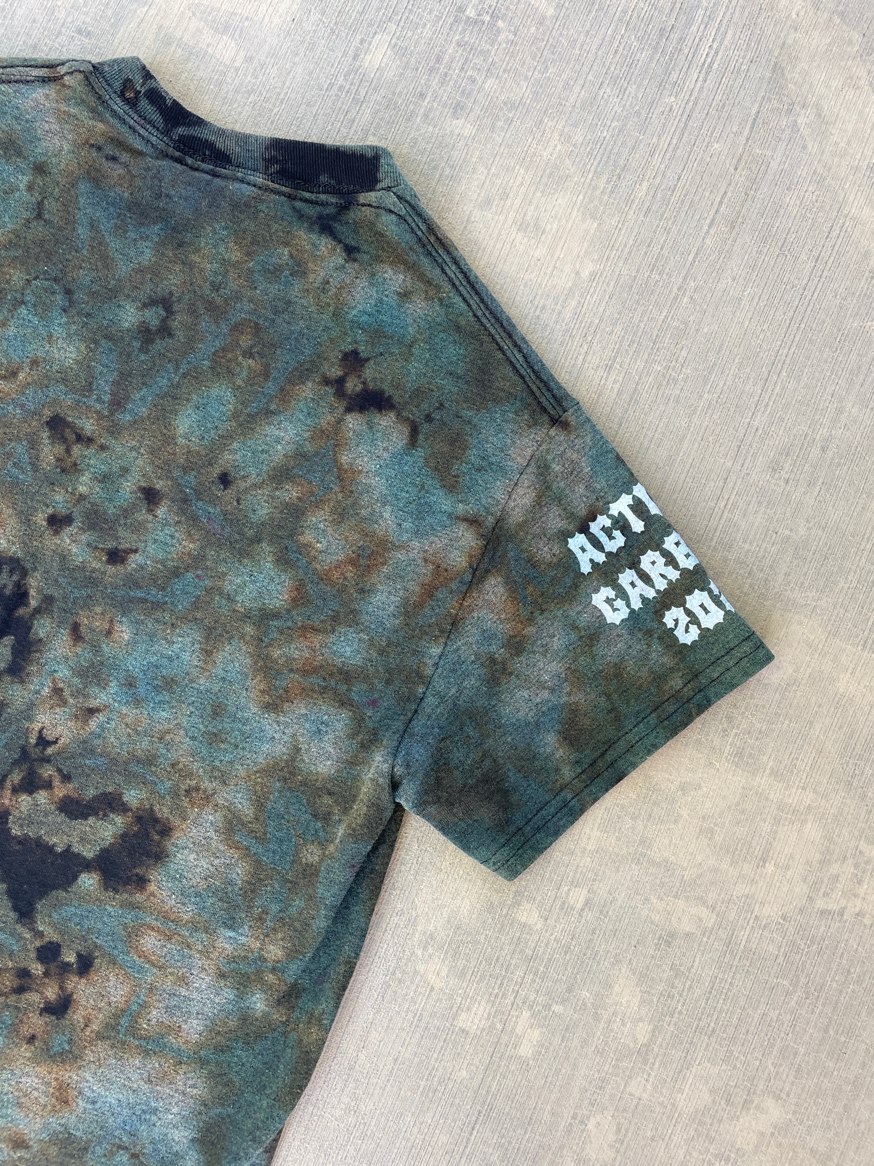Small Men’s Mickey Mouse "How to Cook" Meth & Macaroni Reverse Tie Dye T-Shirt
