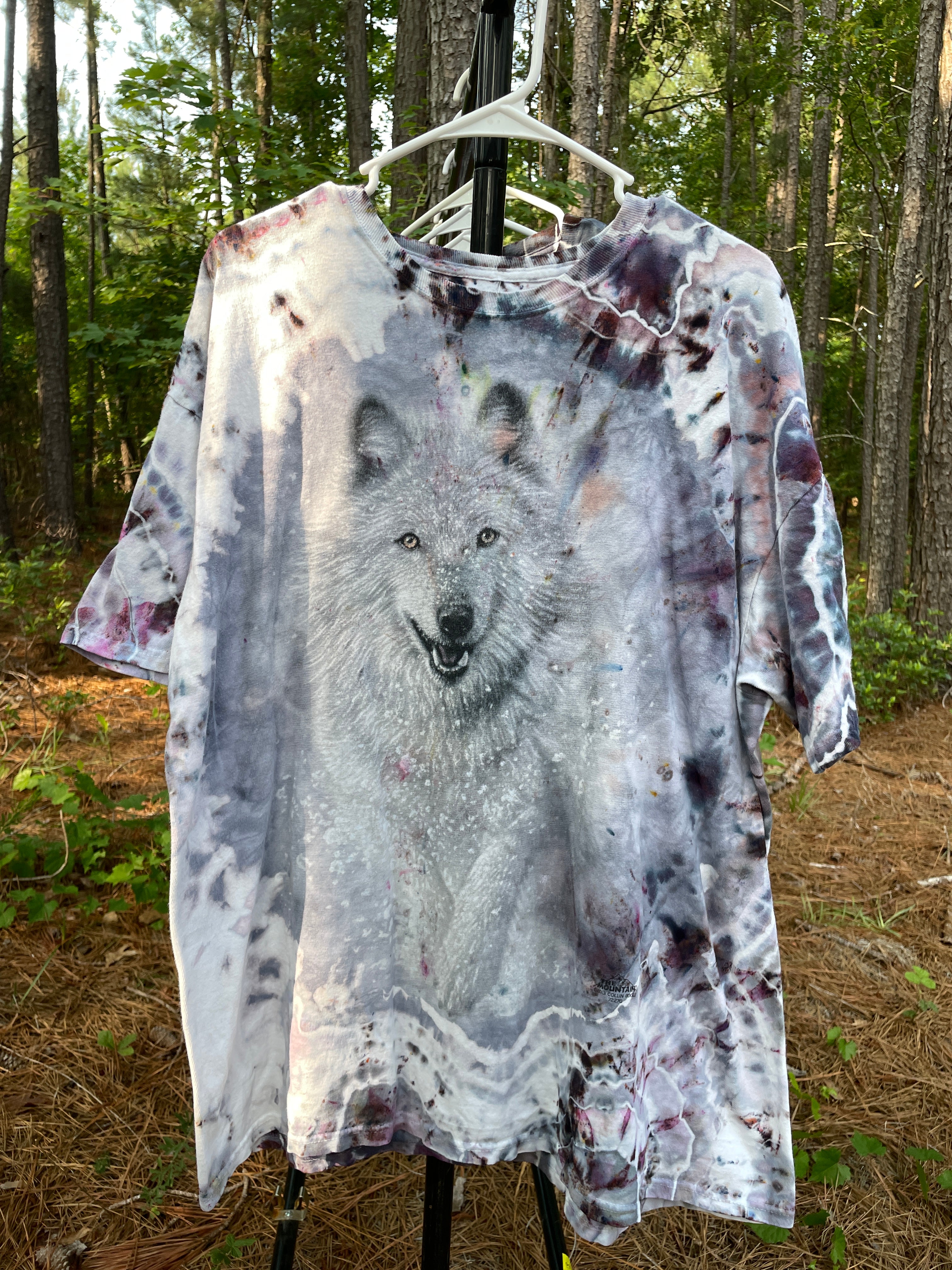 Gray and White Wolf Hand-Tie Dyed Short Sleeve T-Shirt (Men's 2XL)