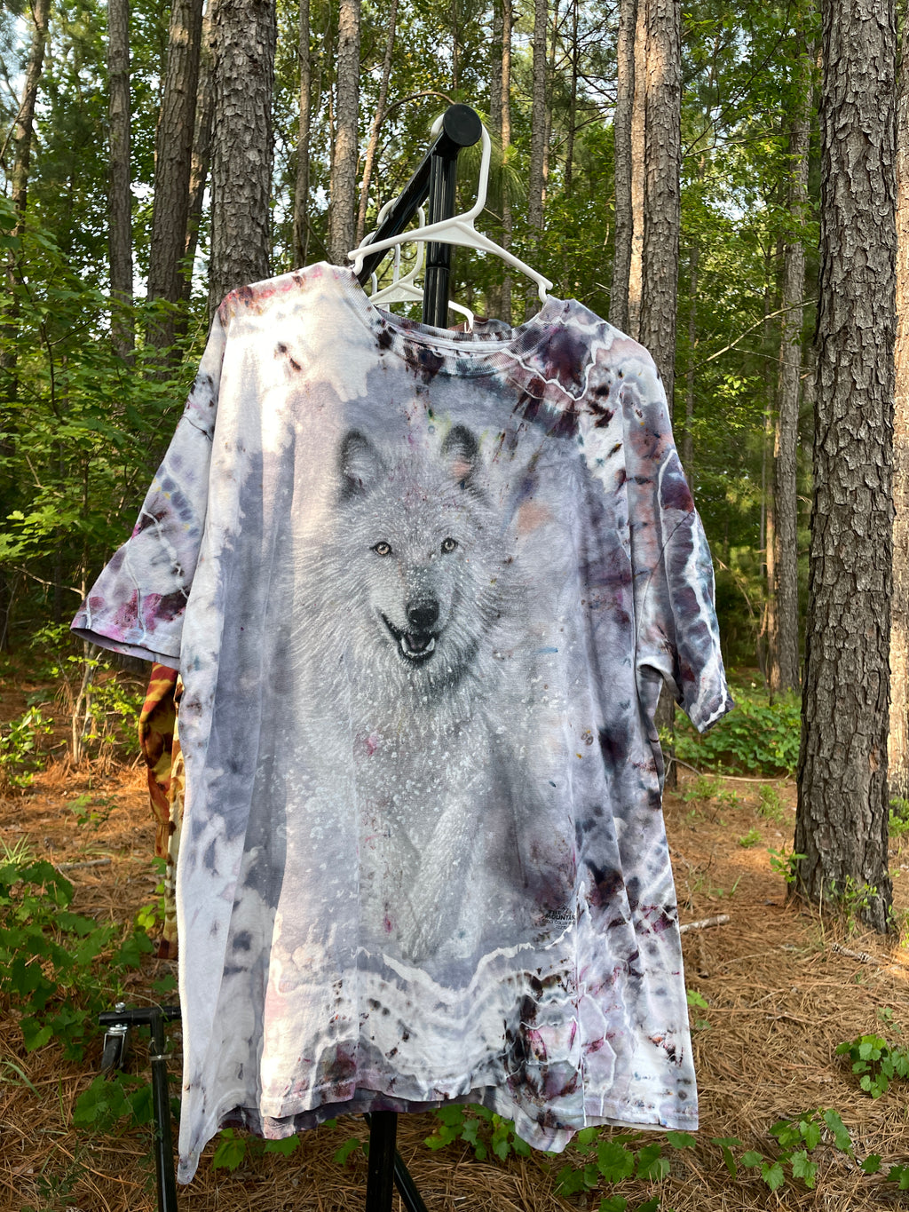 Gray and White Wolf Hand-Tie Dyed Short Sleeve T-Shirt (Men's 2XL)
