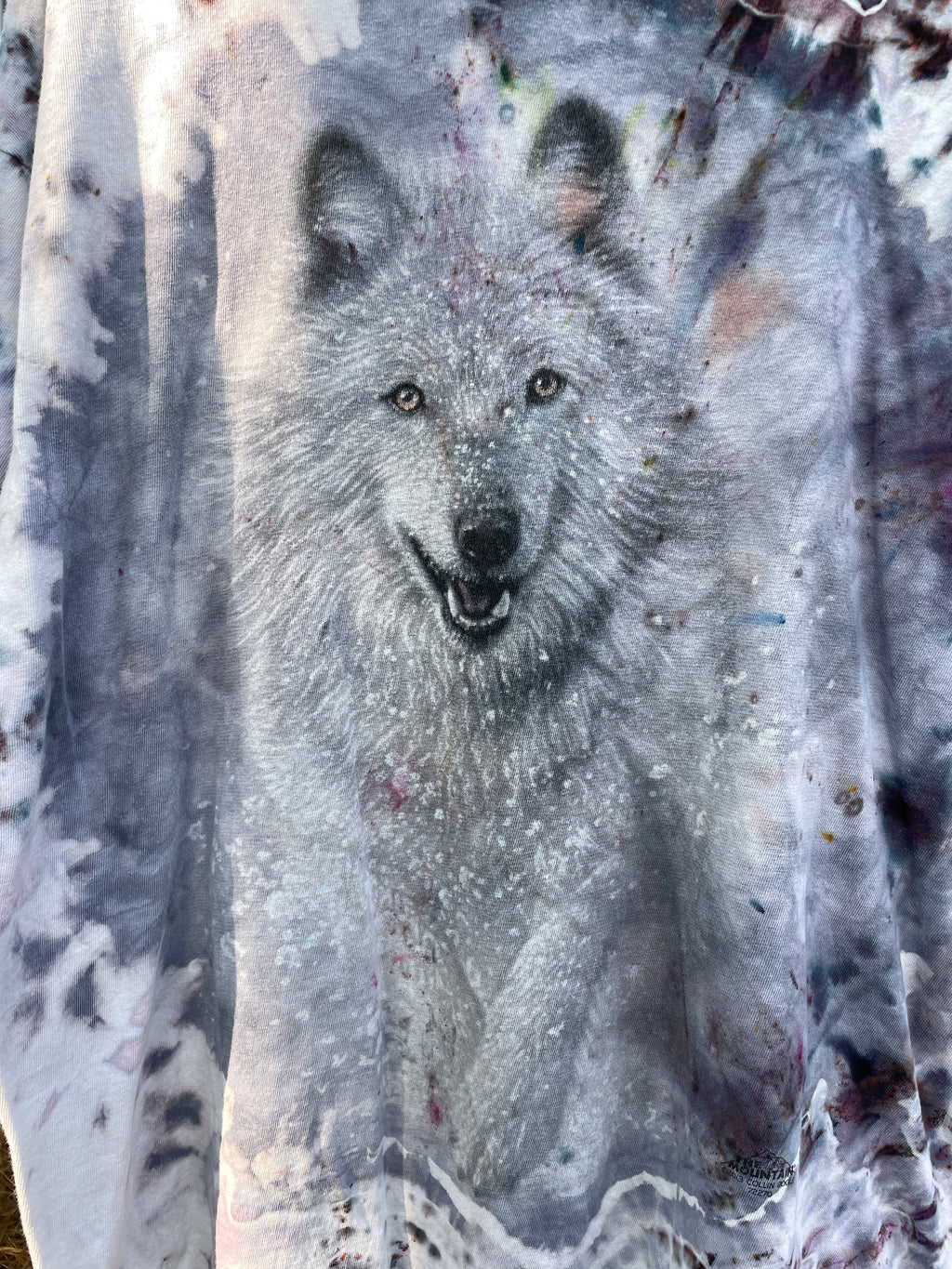 Gray and White Wolf Hand-Tie Dyed Short Sleeve T-Shirt (Men's 2XL)