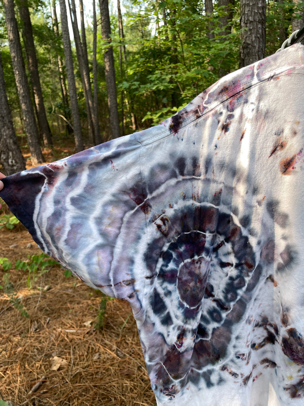Gray and White Wolf Hand-Tie Dyed Short Sleeve T-Shirt (Men's 2XL)