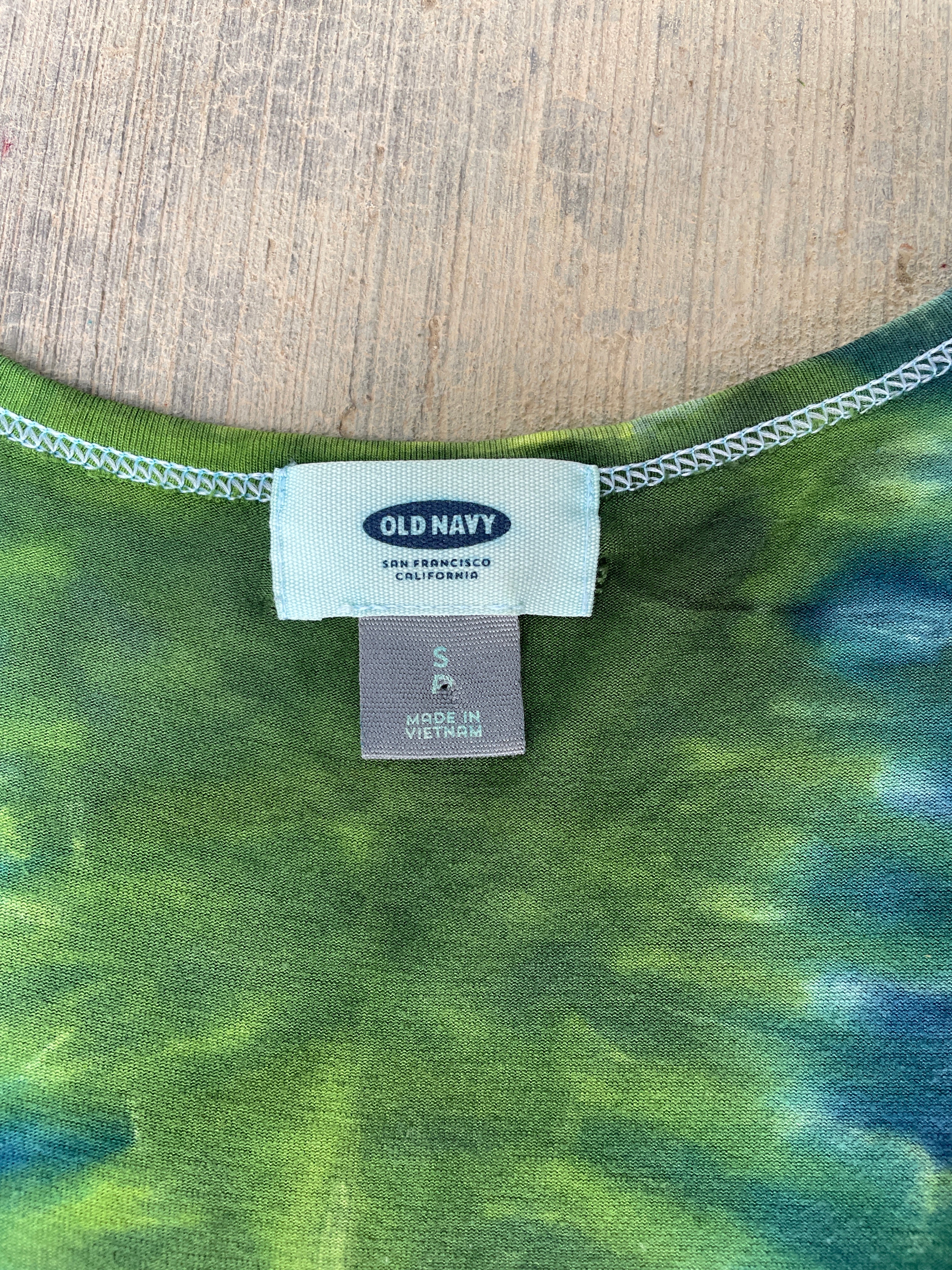 Hand-Printed Largemouth Bass Tie Dye Tank Top | Women's Size Small