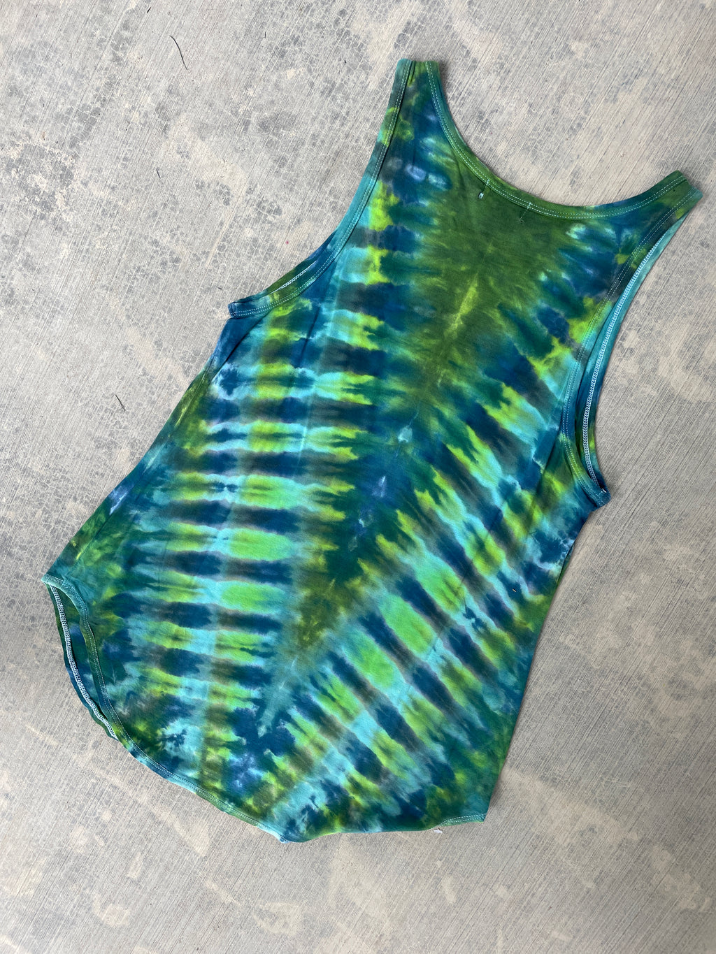 Hand-Printed Largemouth Bass Tie Dye Tank Top | Women's Size Small