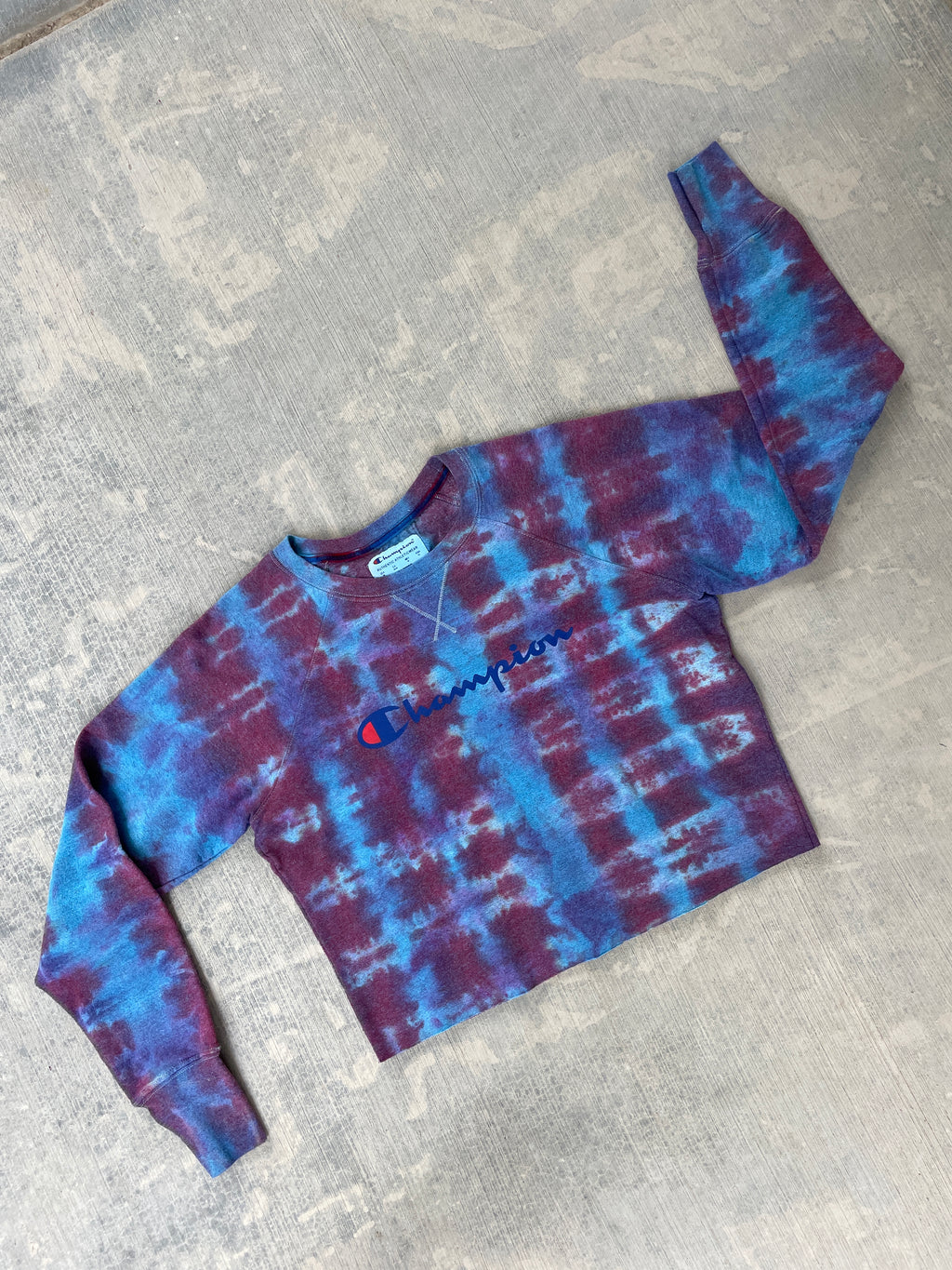Women's Medium Champion Red, Purple, and Blue Tie Dye Cropped Crewneck Sweatshirt