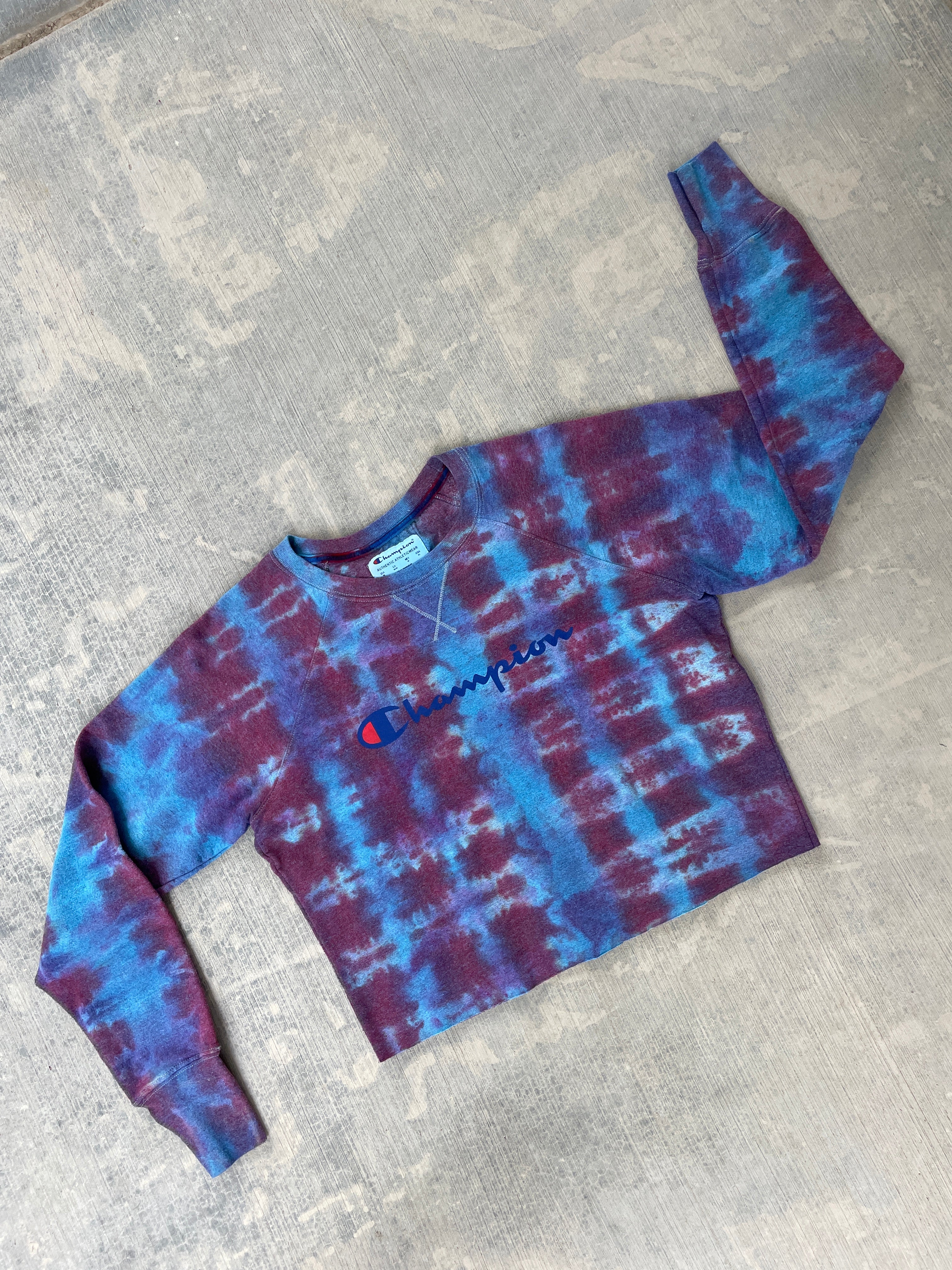 Women's Medium Champion Red, Purple, and Blue Tie Dye Cropped Crewneck Sweatshirt