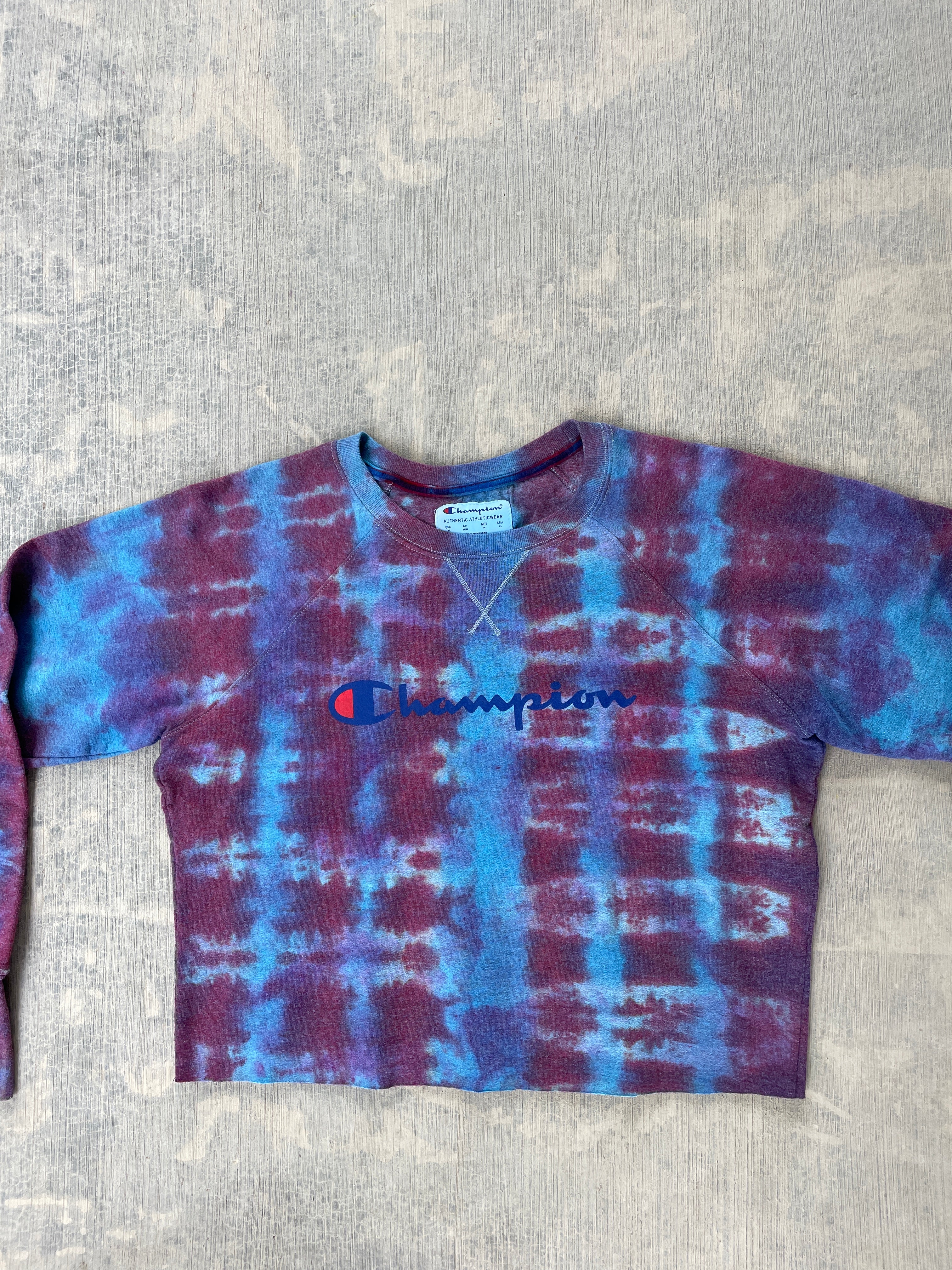 Women's Medium Champion Red, Purple, and Blue Tie Dye Cropped Crewneck Sweatshirt