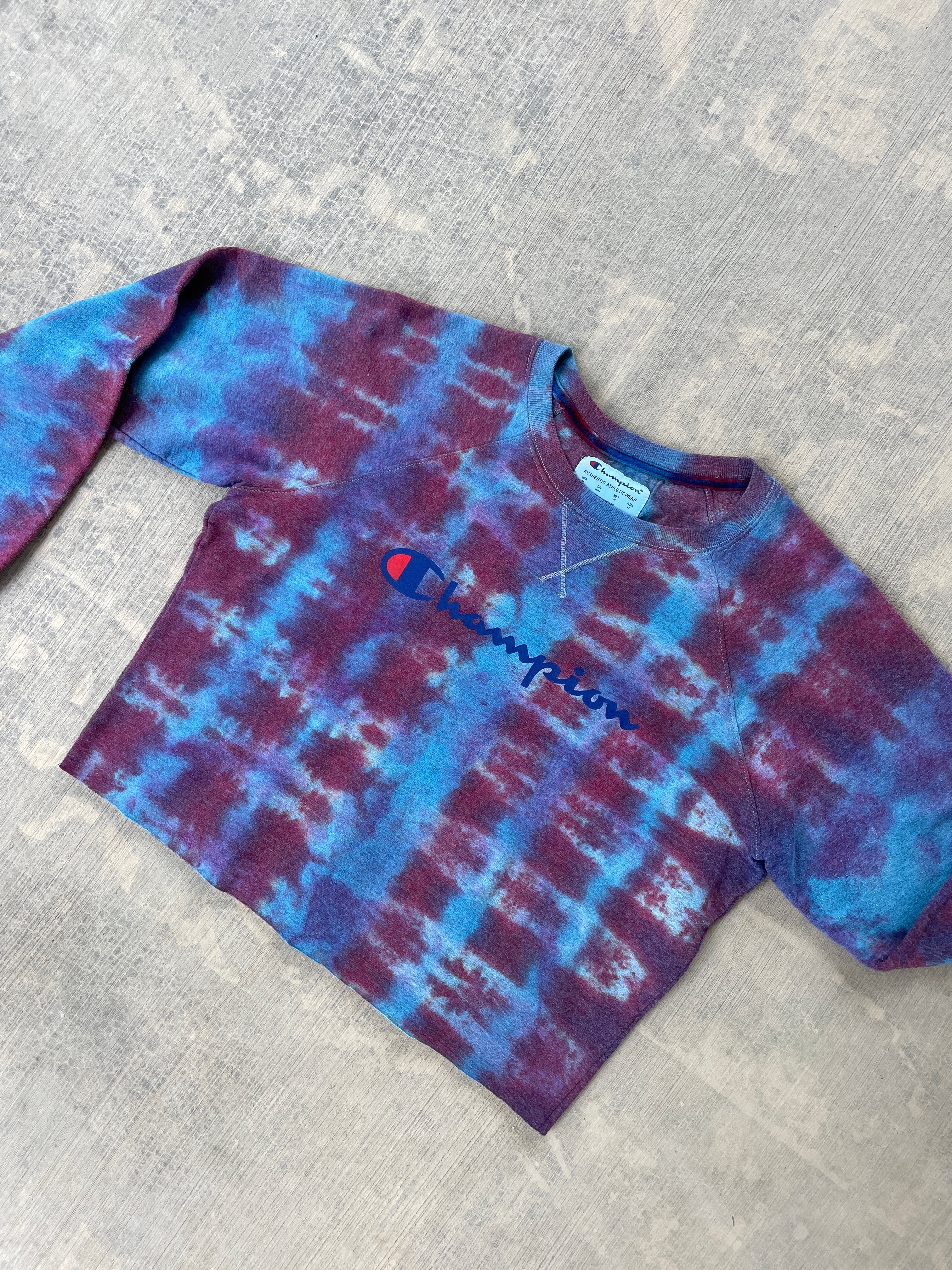 Women's Medium Champion Red, Purple, and Blue Tie Dye Cropped Crewneck Sweatshirt