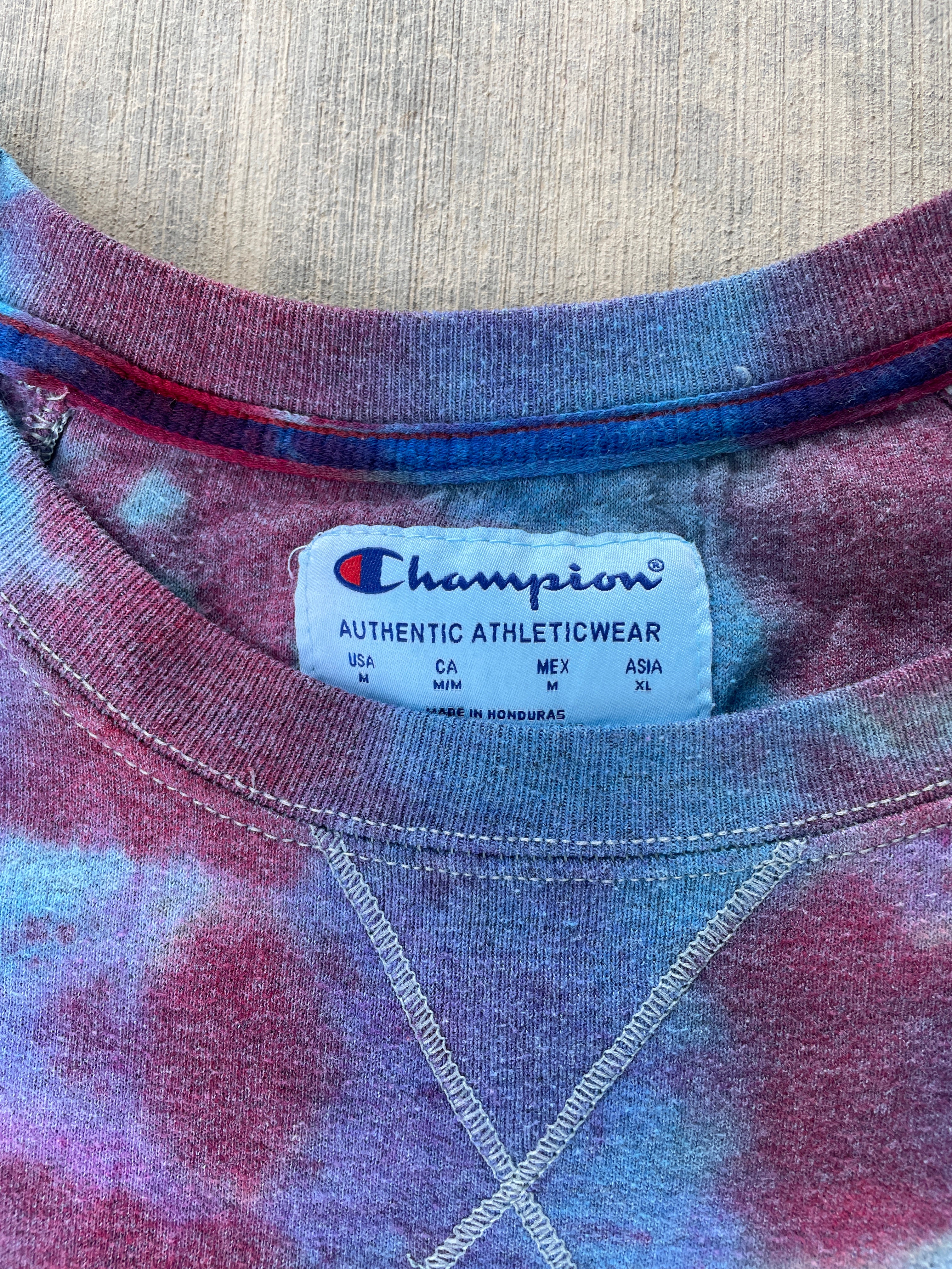 Women's Medium Champion Red, Purple, and Blue Tie Dye Cropped Crewneck Sweatshirt