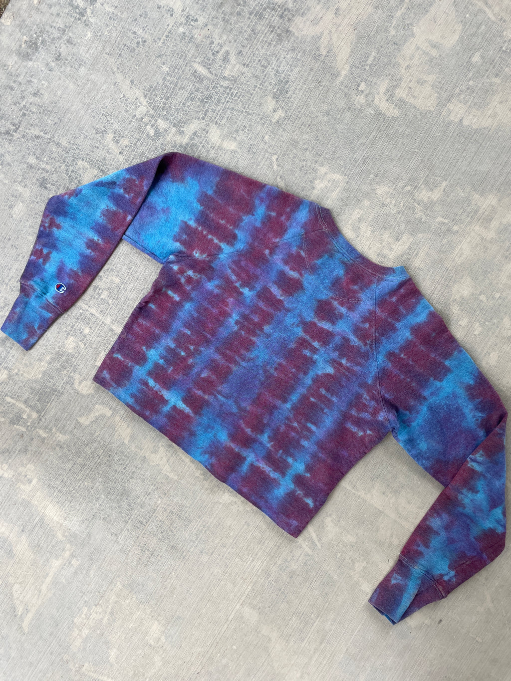 Women's Medium Champion Red, Purple, and Blue Tie Dye Cropped Crewneck Sweatshirt