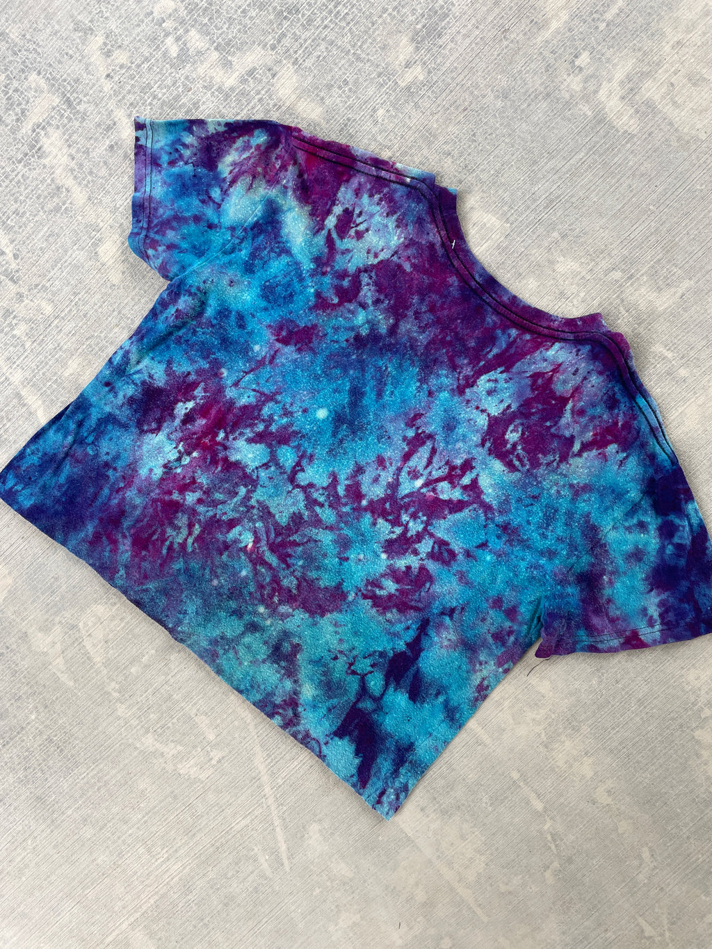 The Rolling Stones Hot Lips Short Sleeve Galaxy Tie Dye Crop Top | Women's Large