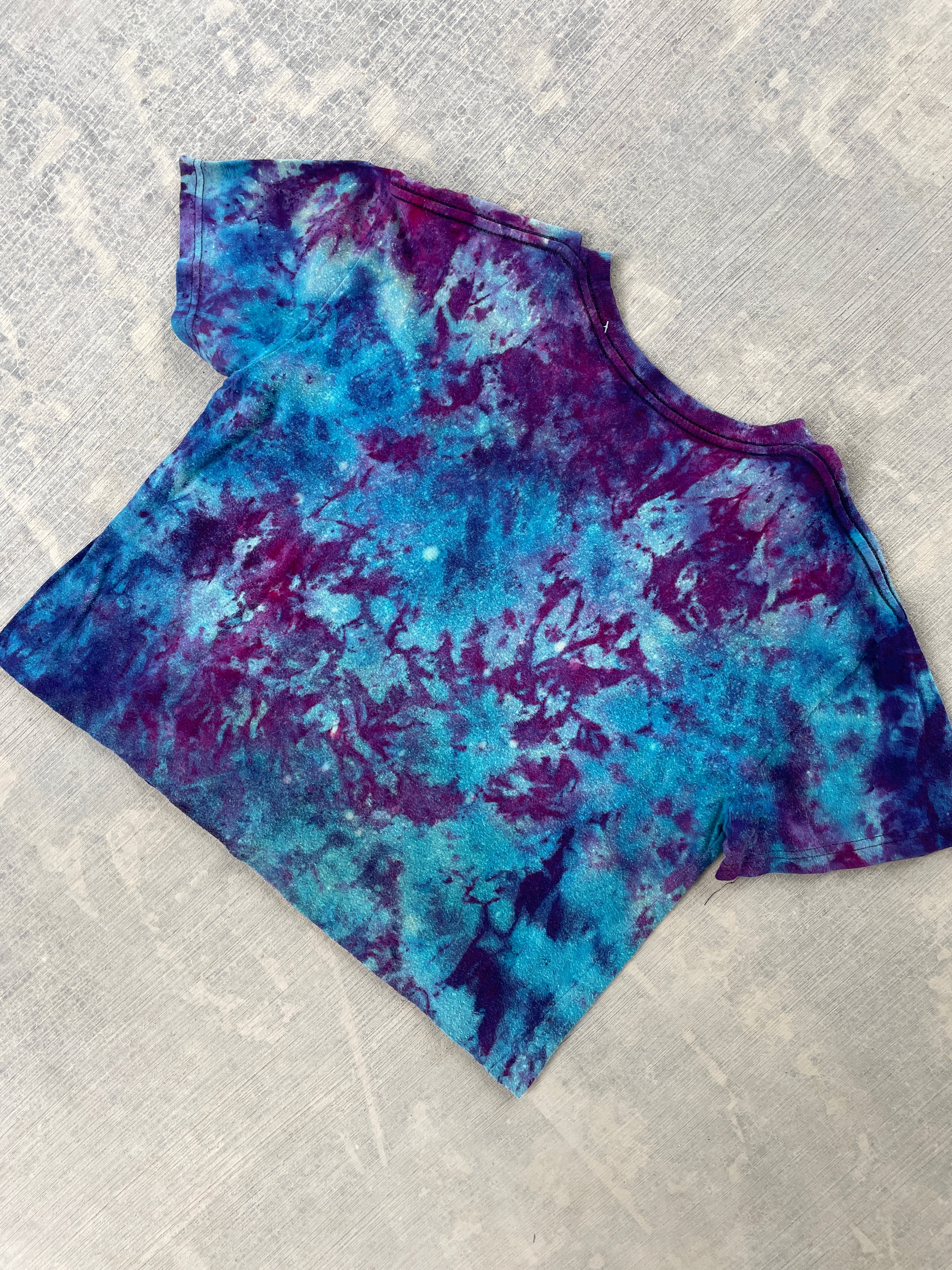 The Rolling Stones Hot Lips Short Sleeve Galaxy Tie Dye Crop Top | Women's Large