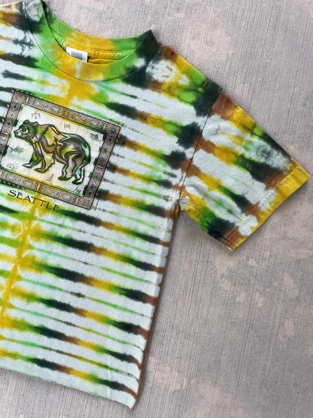 Men's Small Vintage Seattle Bear Handmade Tie Dye Short Sleeve Crop Top