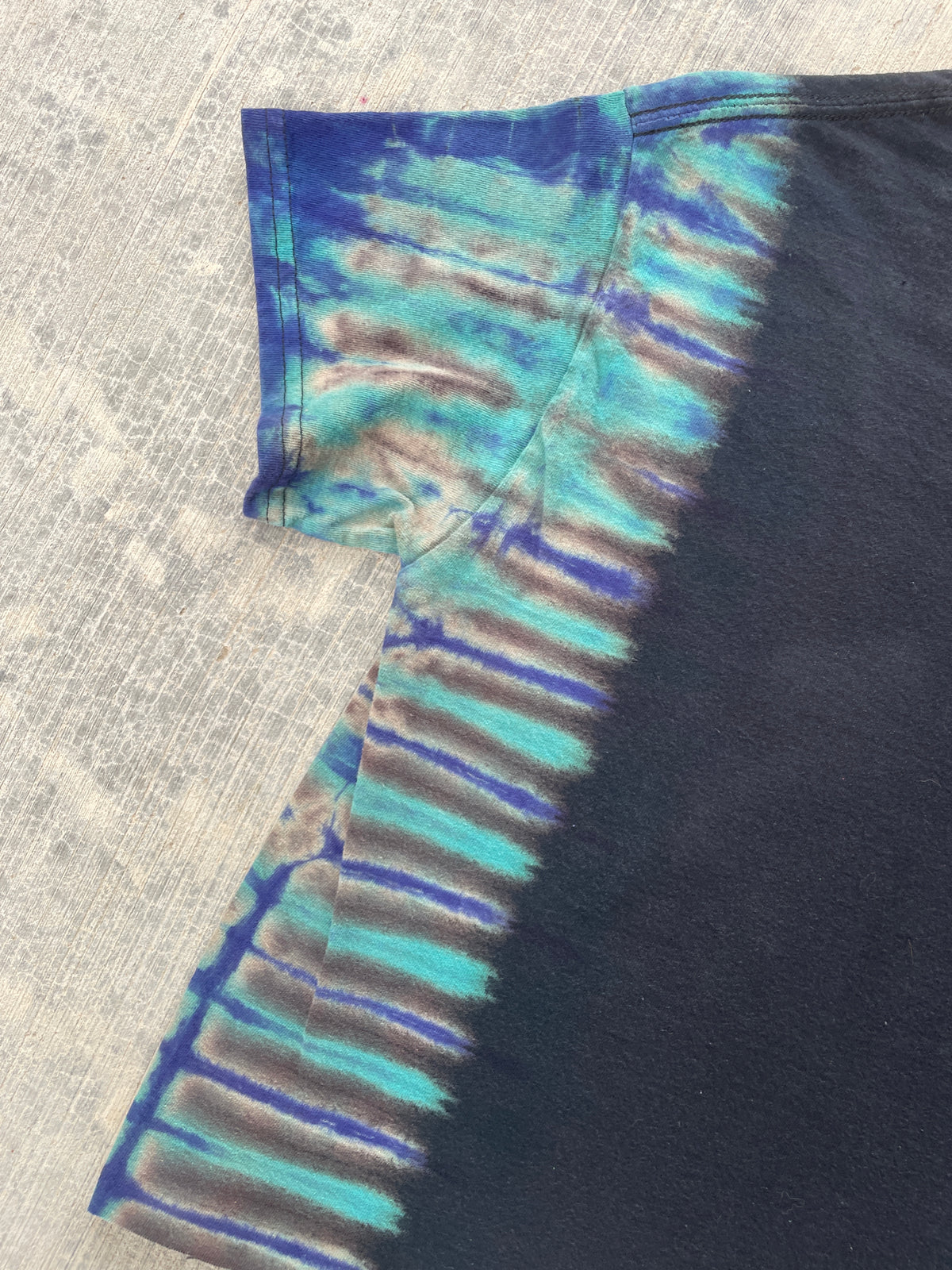 Ice Cube Low Rider Black and Blue Short Sleeve Tie Dye Crop Top | Men's Small