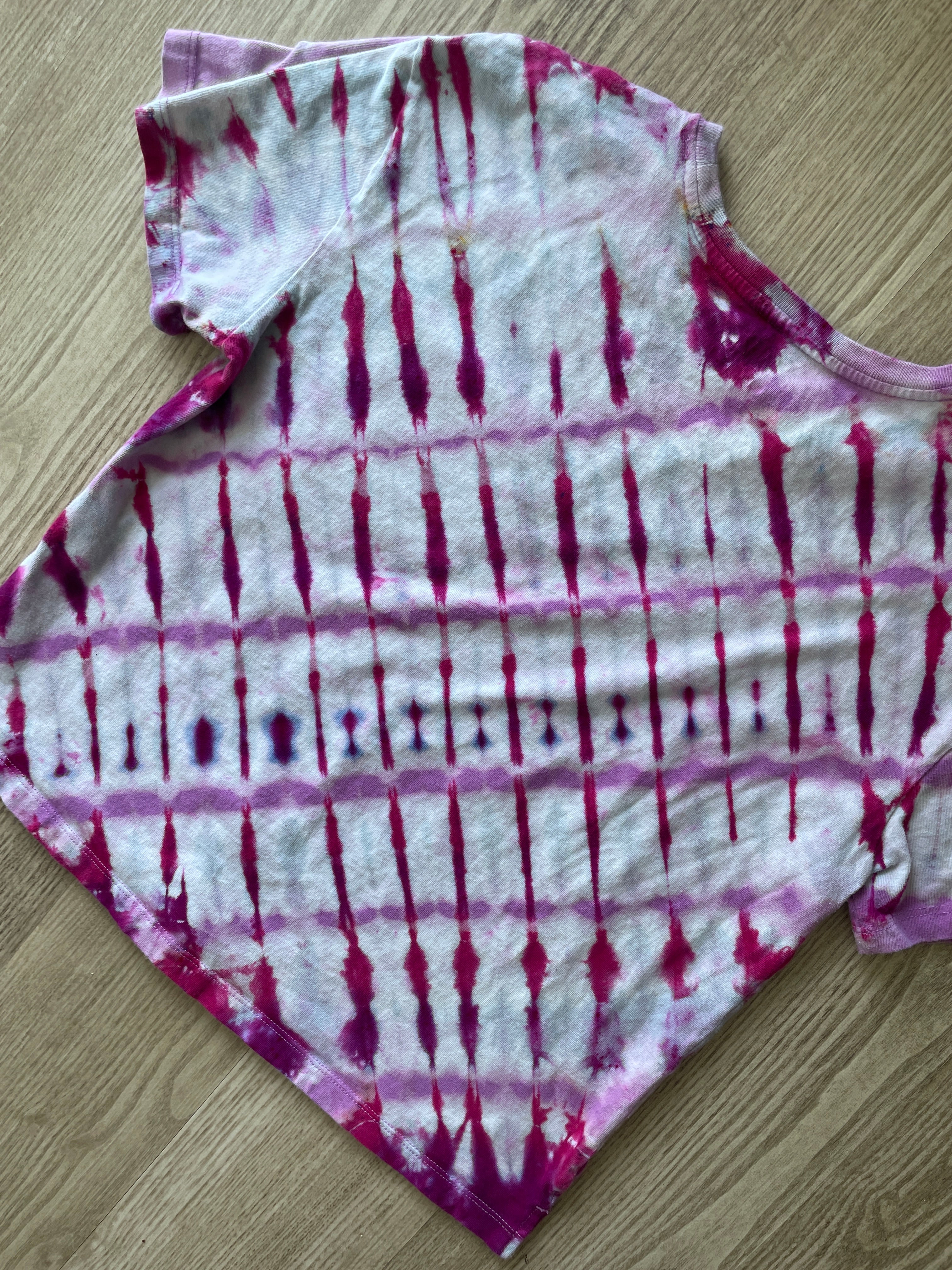 MEDIUM Men’s Handmade Tie Dye Cropped T-Shirt with Breast Pocket | One-Of-a-Kind Pink and White Short Sleeve Crop Top