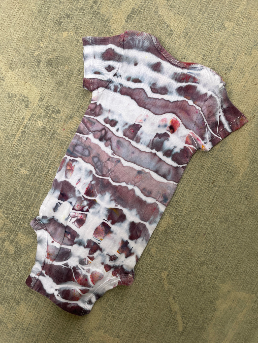 12 MO Purple and Gray Geode Dye Short Sleeve Baby Onesie