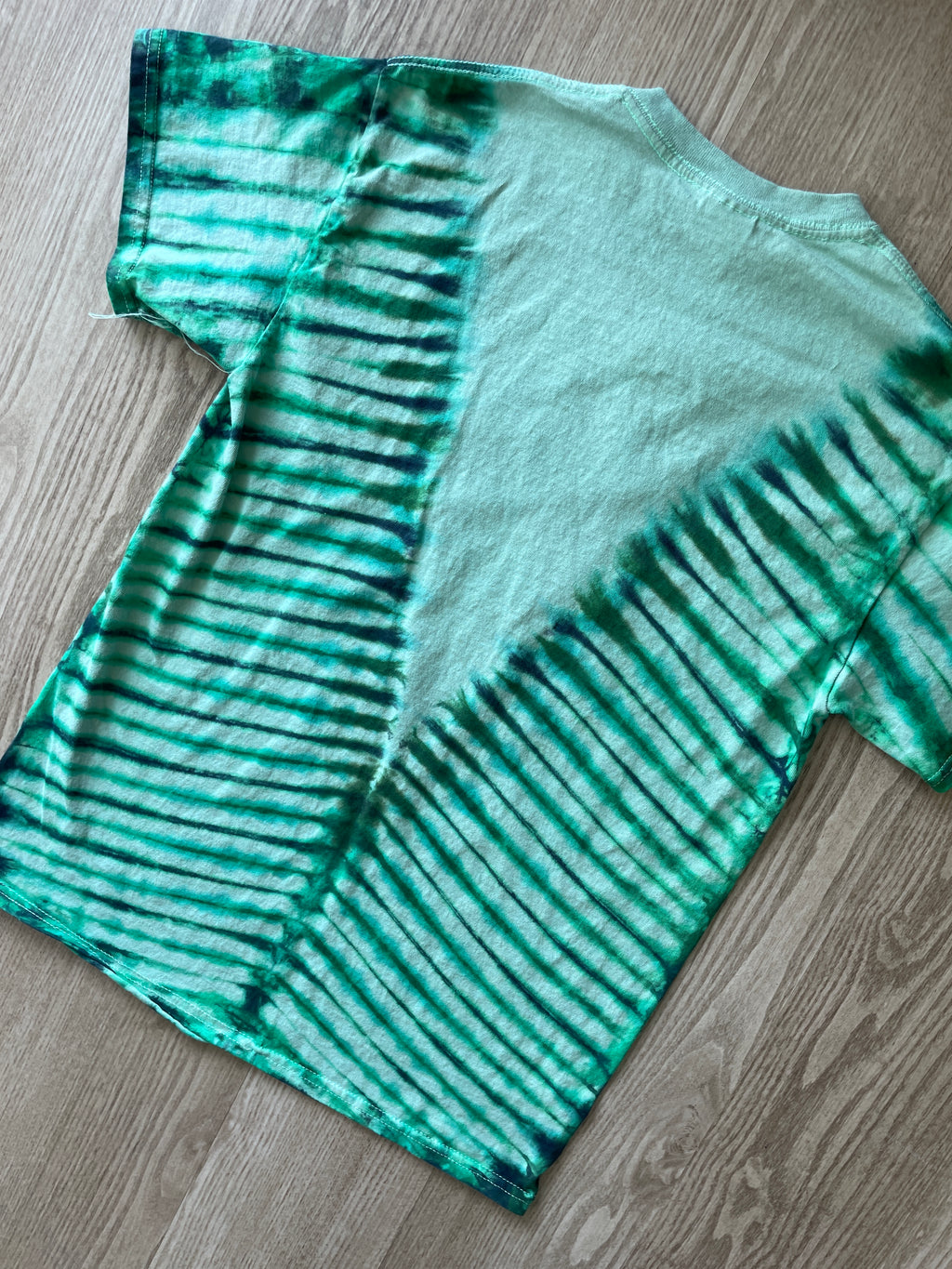 MEDIUM Men’s Wizard of Oz "Kansas" Flying Monkeys Embroidered Handmade Tie Dye T-Shirt | One-Of-a-Kind Emerald Green Short Sleeve