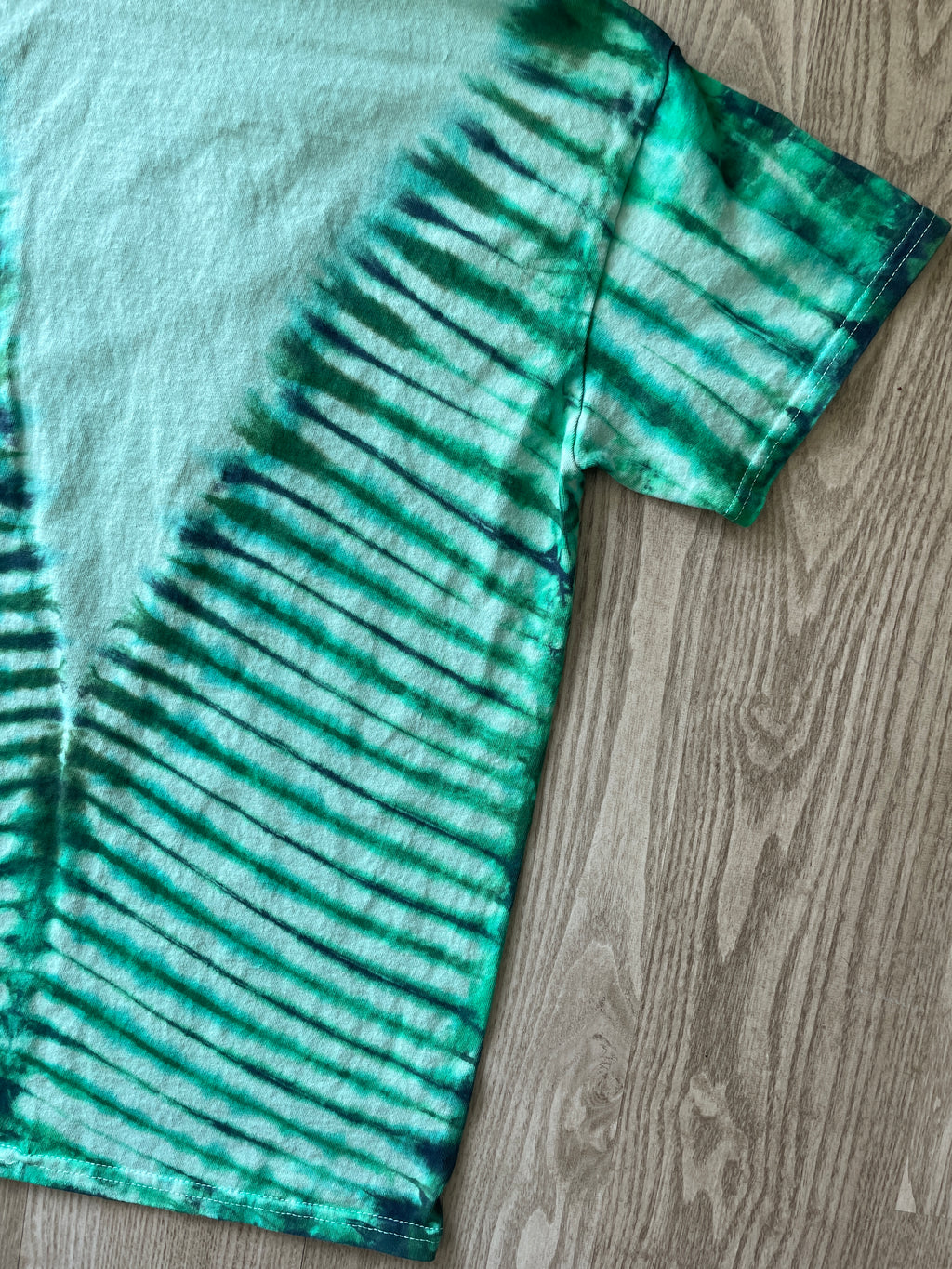 MEDIUM Men’s Wizard of Oz "Kansas" Flying Monkeys Embroidered Handmade Tie Dye T-Shirt | One-Of-a-Kind Emerald Green Short Sleeve