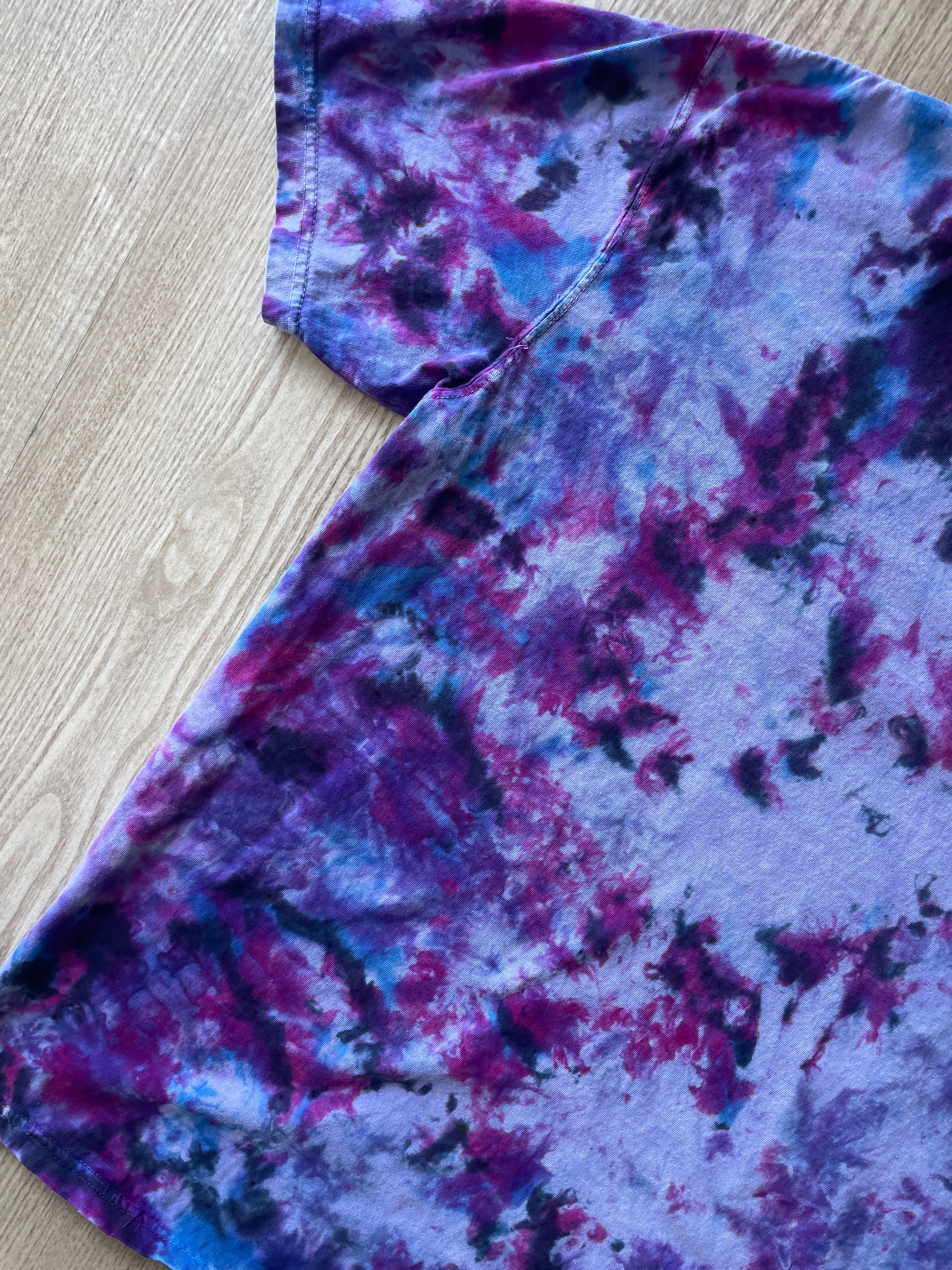 XL Men’s Gray Wolf Galaxy Handmade Tie Dye T-Shirt | One-Of-a-Kind Purple and Blue Short Sleeve
