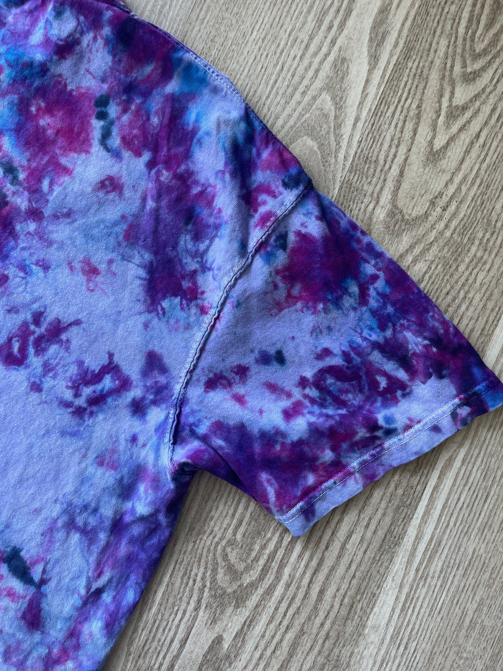 XL Men’s Gray Wolf Galaxy Handmade Tie Dye T-Shirt | One-Of-a-Kind Purple and Blue Short Sleeve