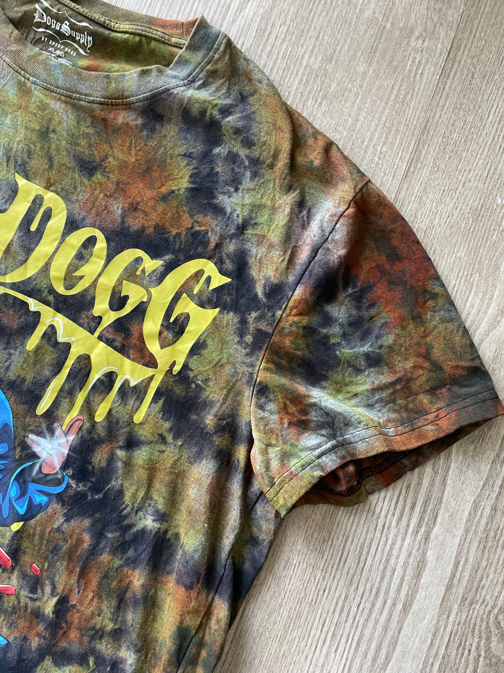 XL Women's Snoop Dogg Doggy Style Tie Dye Short Sleeve T-Shirt | One-Of-a-Kind Upcycled Black and Green Crumpled Top