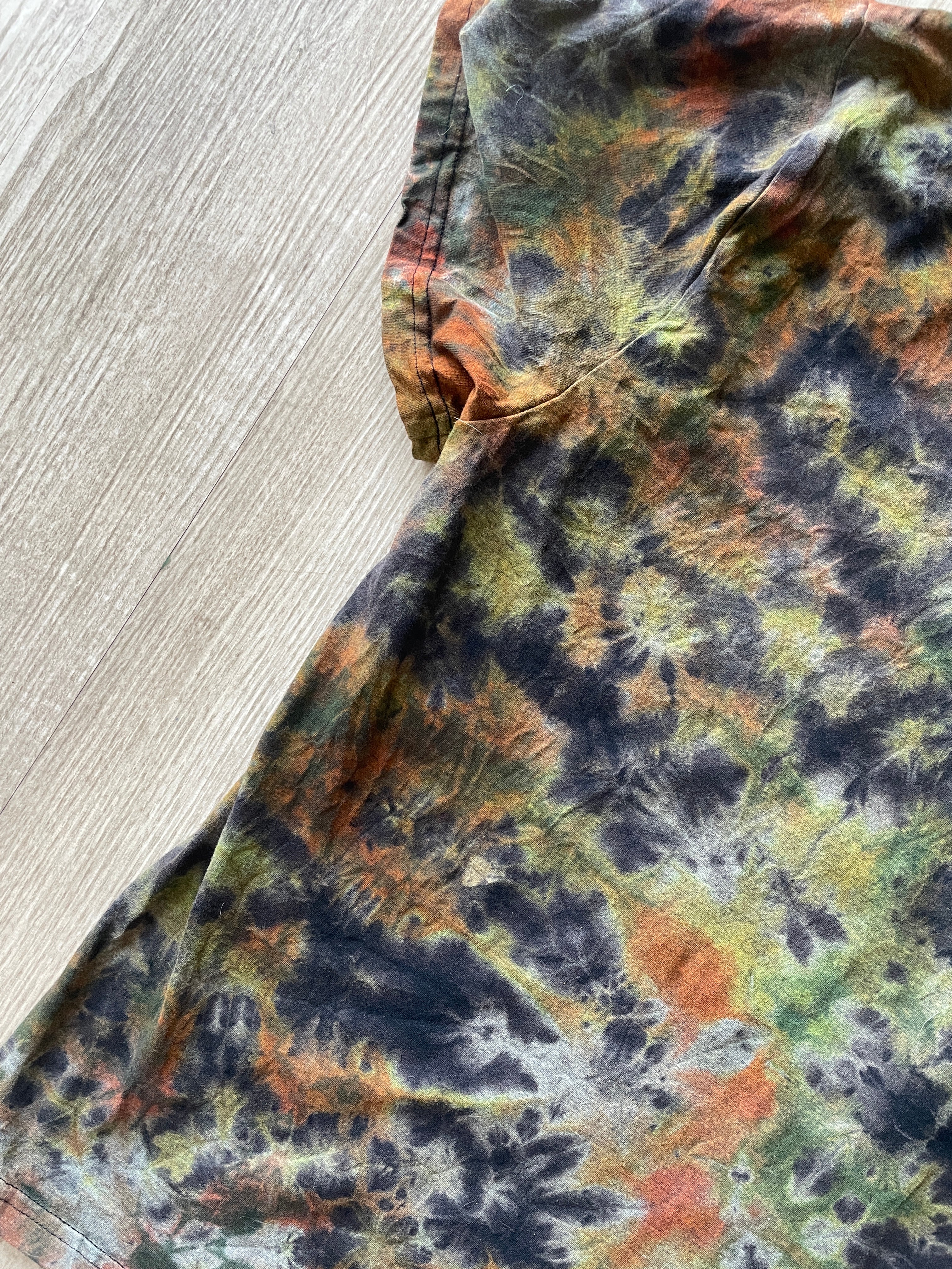 XL Women's Snoop Dogg Doggy Style Tie Dye Short Sleeve T-Shirt | One-Of-a-Kind Upcycled Black and Green Crumpled Top