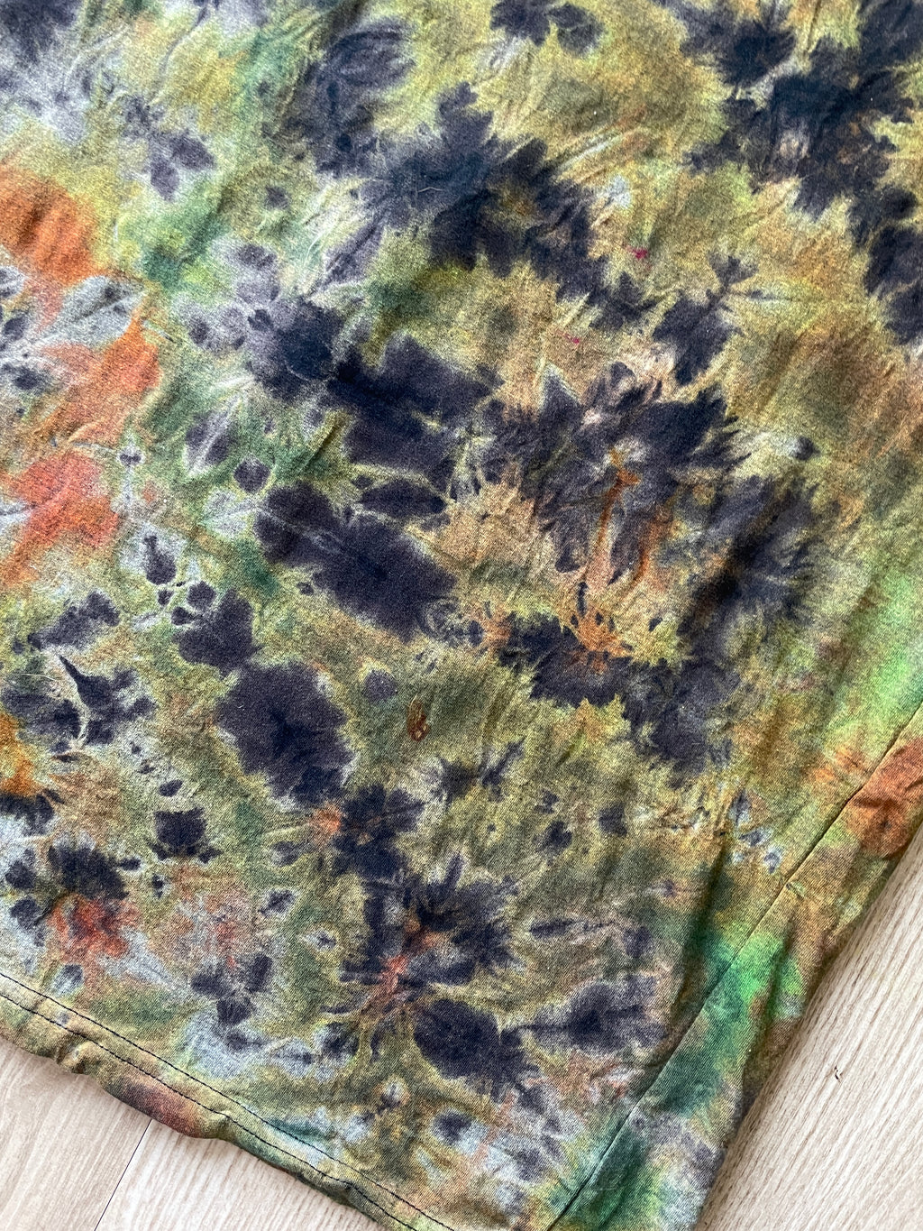 XL Women's Snoop Dogg Doggy Style Tie Dye Short Sleeve T-Shirt | One-Of-a-Kind Upcycled Black and Green Crumpled Top