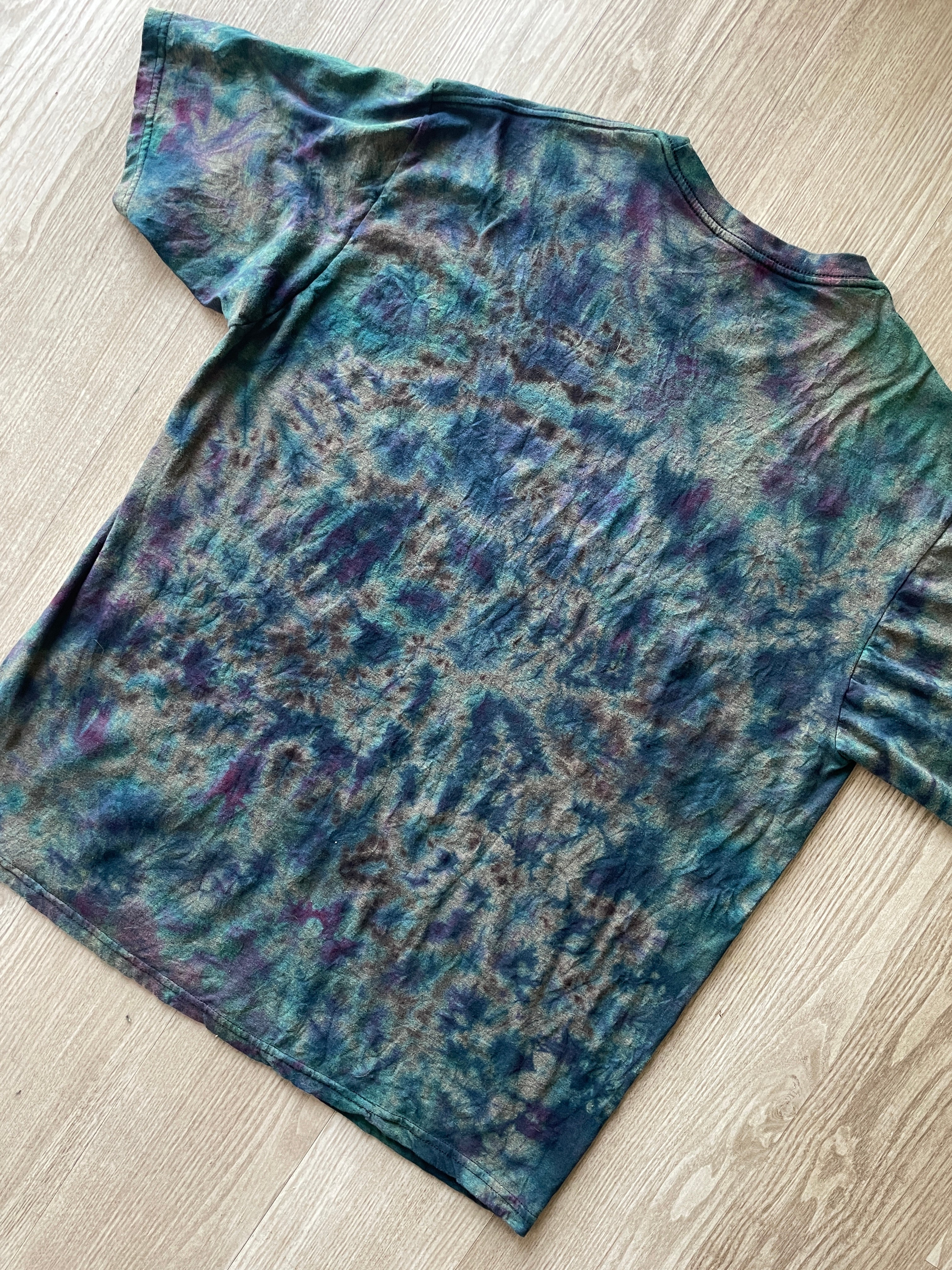 2XL Men's KISS Reverse Tie Dye Short Sleeve T-Shirt | One-Of-a-Kind Upcycled Black, Gray, and Blue Crumpled Top