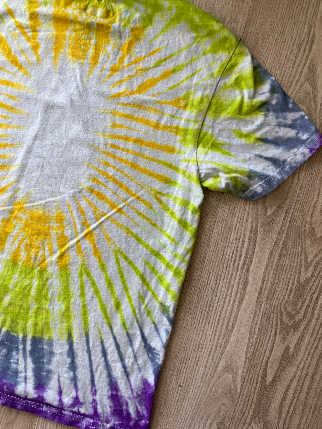 MEDIUM Men’s Billabong Gallery Collection Handmade Tie Dye T-Shirt | One-Of-a-Kind Multicolor Pop Art Short Sleeve