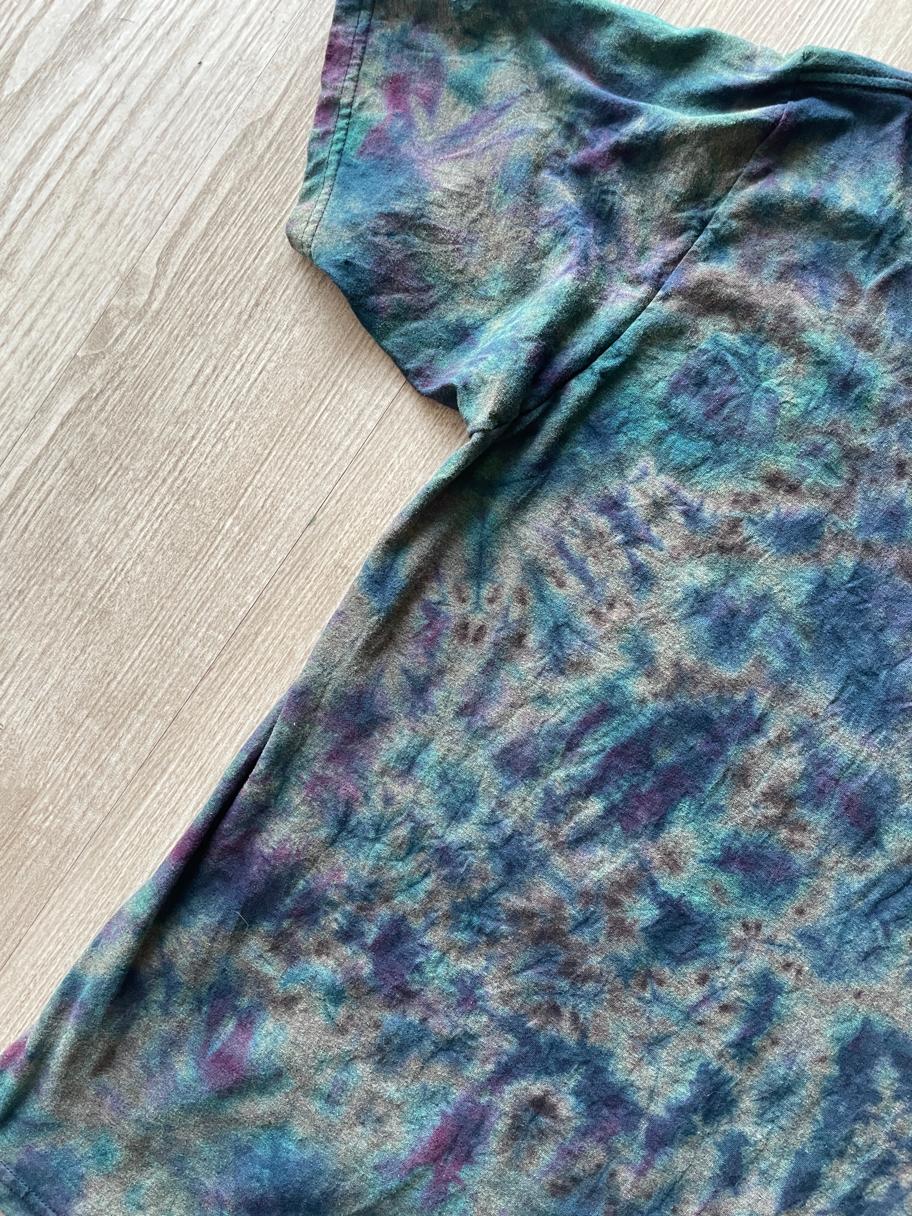 2XL Men's KISS Reverse Tie Dye Short Sleeve T-Shirt | One-Of-a-Kind Upcycled Black, Gray, and Blue Crumpled Top