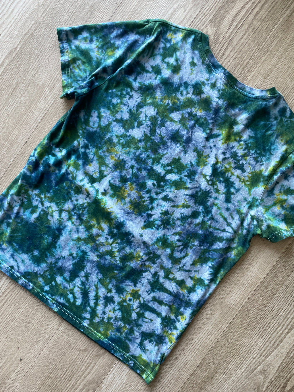 Medium Men's LITE IPA Reverse Tie Dye Short Sleeve T-Shirt | One-Of-a-Kind Upcycled White and Blue Crumpled Top