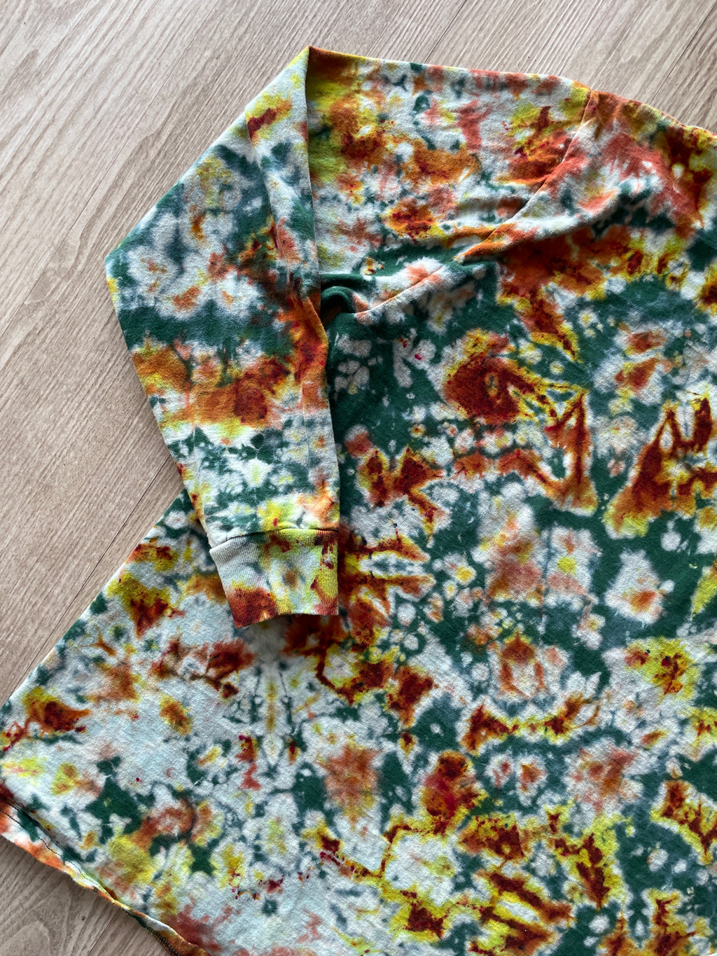 XL Men’s Hand-Printed Delicate Arch Long Sleeve Tie Dye T-Shirt | One-Of-a-Kind Upcycled Green, Yellow, and Orange Desert Colors Graphic Tee