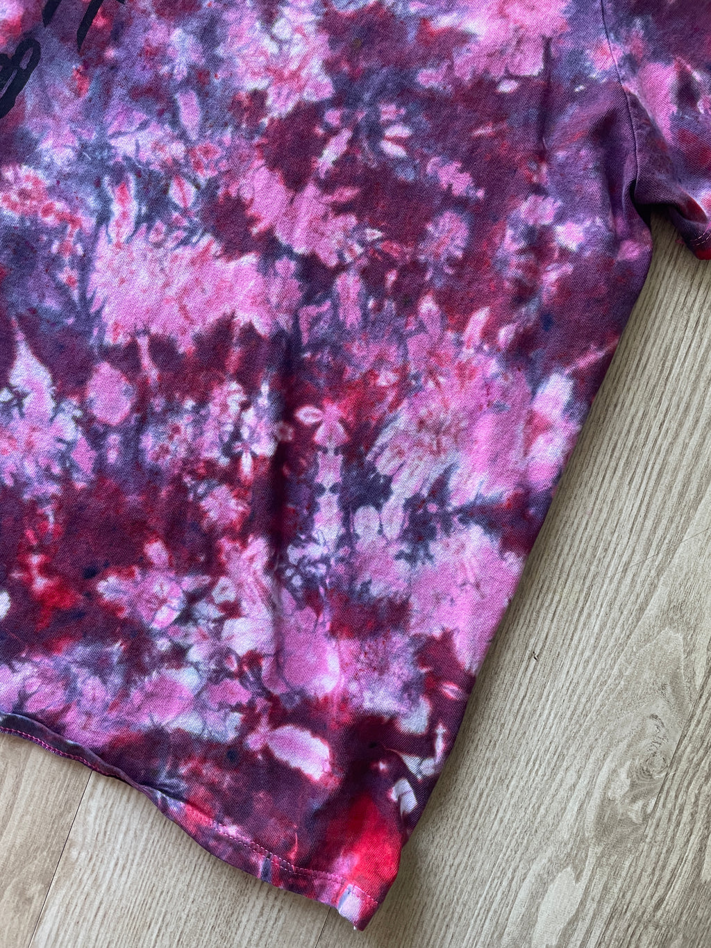 2/3XL Women's Send It Skull Handmade Reverse Tie Dye Short Sleeve T-Shirt | One-Of-a-Kind Upcycled Maroon, Pink, and Black Crumpled Top