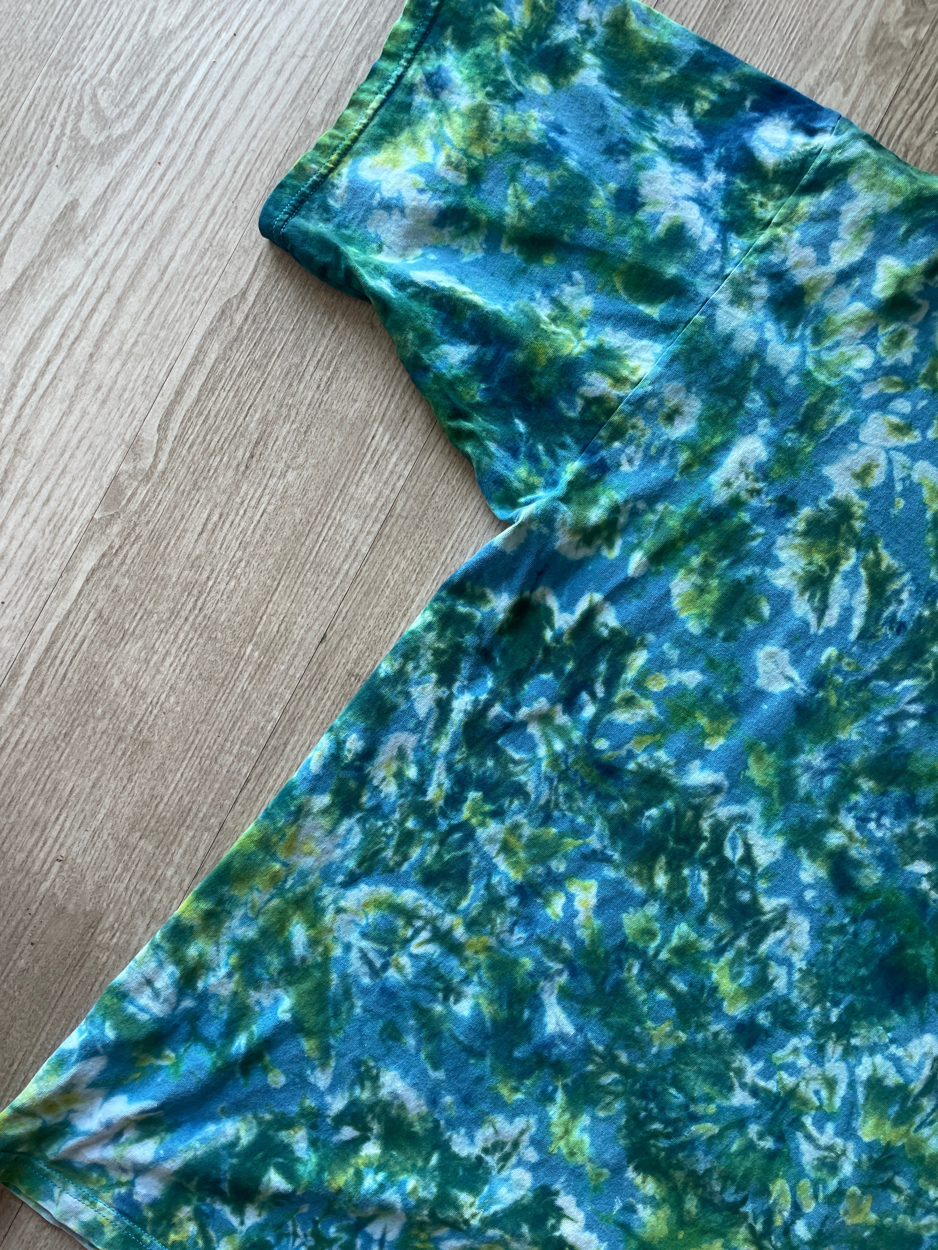 3XL Men's Handprinted Snakes and Vines Handmade Tie Dye Short Sleeve T-Shirt | One-Of-a-Kind Upcycled Blue, Green, and White Crumpled Top