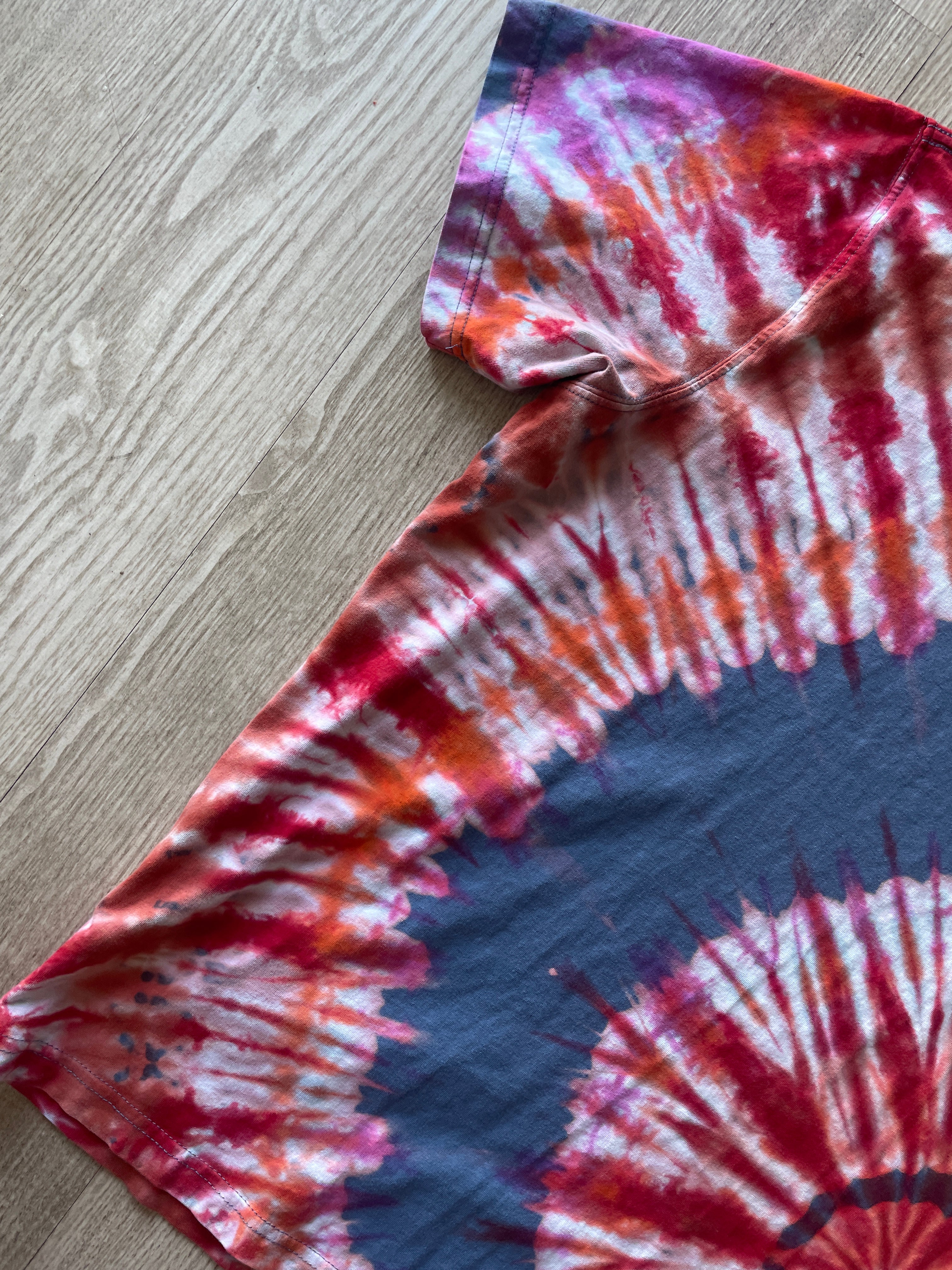 2XL Men’s Eddie Bauer Handprinted Rock On Skeleton Hands Reverse Tie Dye Handmade T-Shirt | One-Of-a-Kind Gray and Red Spiral Short Sleeve