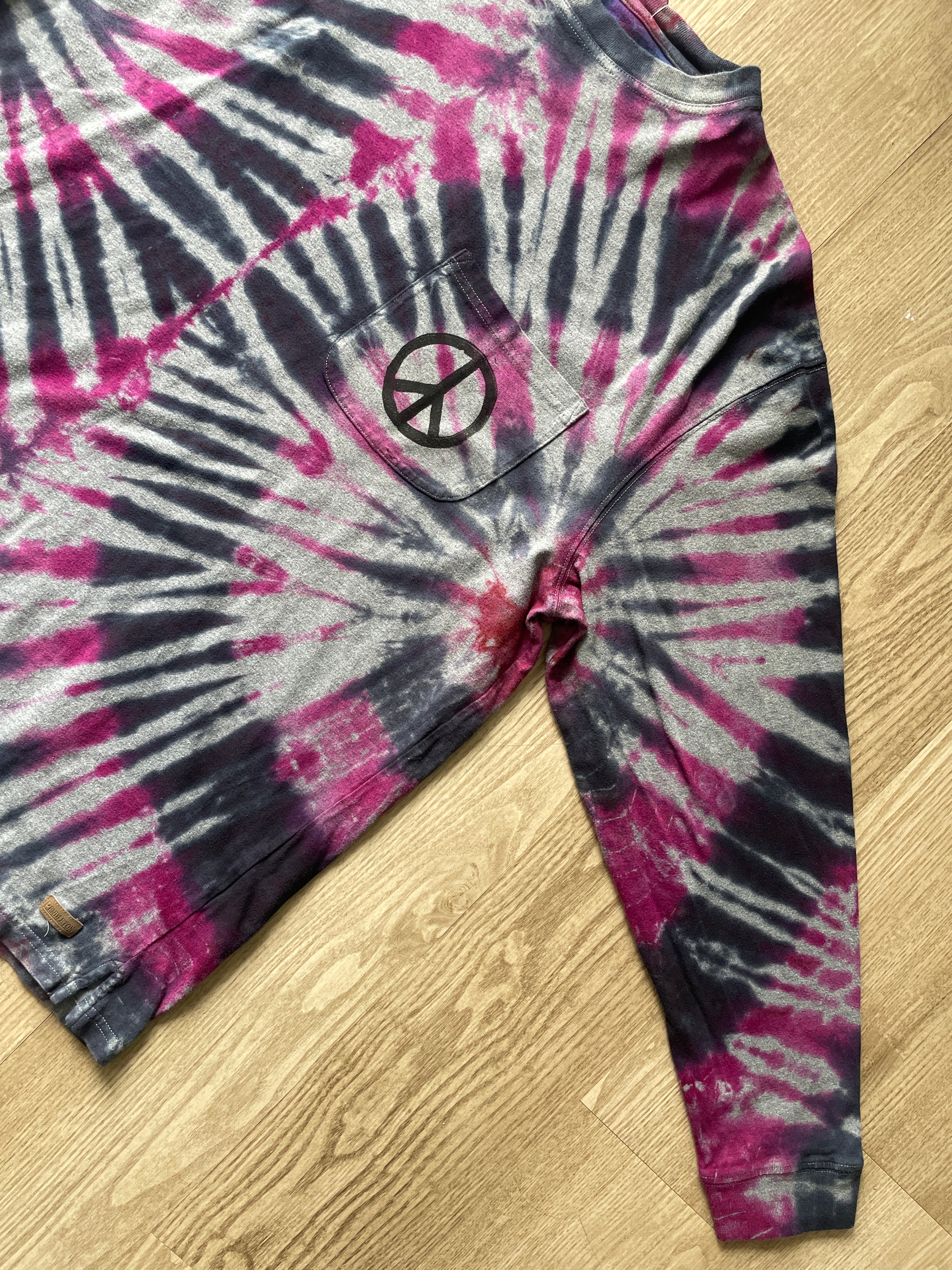 LARGE Men’s Pendleton Woolen Mills Hand-Printed Peace Sign Tie Dye Long Sleeve T-Shirt | One-Of-a-Kind Upcycled Pink and Black Graphic Tee