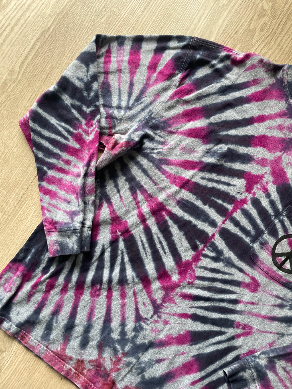 LARGE Men’s Pendleton Woolen Mills Hand-Printed Peace Sign Tie Dye Long Sleeve T-Shirt | One-Of-a-Kind Upcycled Pink and Black Graphic Tee