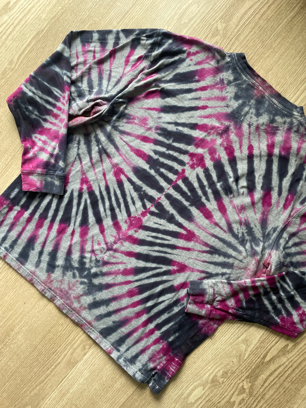LARGE Men’s Pendleton Woolen Mills Hand-Printed Peace Sign Tie Dye Long Sleeve T-Shirt | One-Of-a-Kind Upcycled Pink and Black Graphic Tee