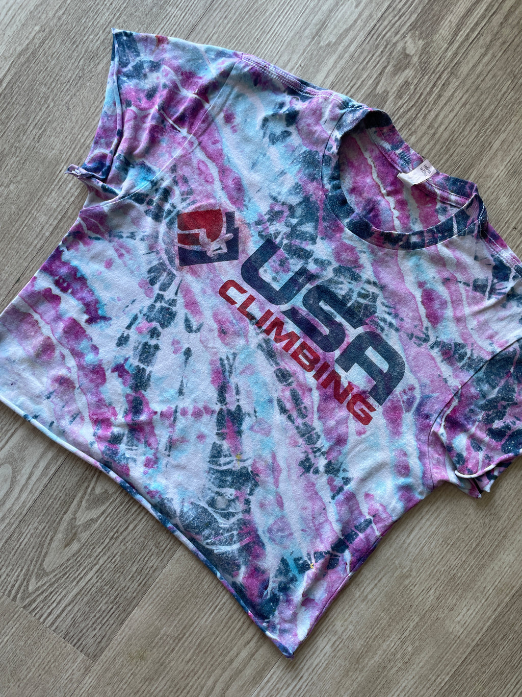 Small Men’s USA Climbing Handmade Geode Tie Dye Cropped T-Shirt | Blue and Pink Tie Dye Short Sleeve Crop Top