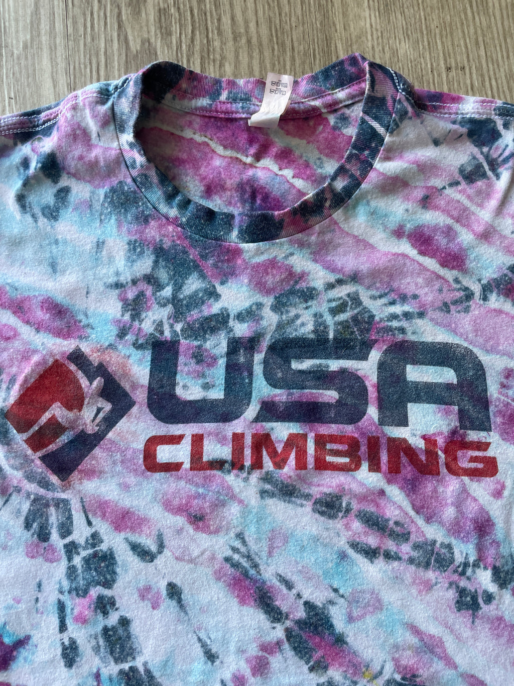 Small Men’s USA Climbing Handmade Geode Tie Dye Cropped T-Shirt | Blue and Pink Tie Dye Short Sleeve Crop Top