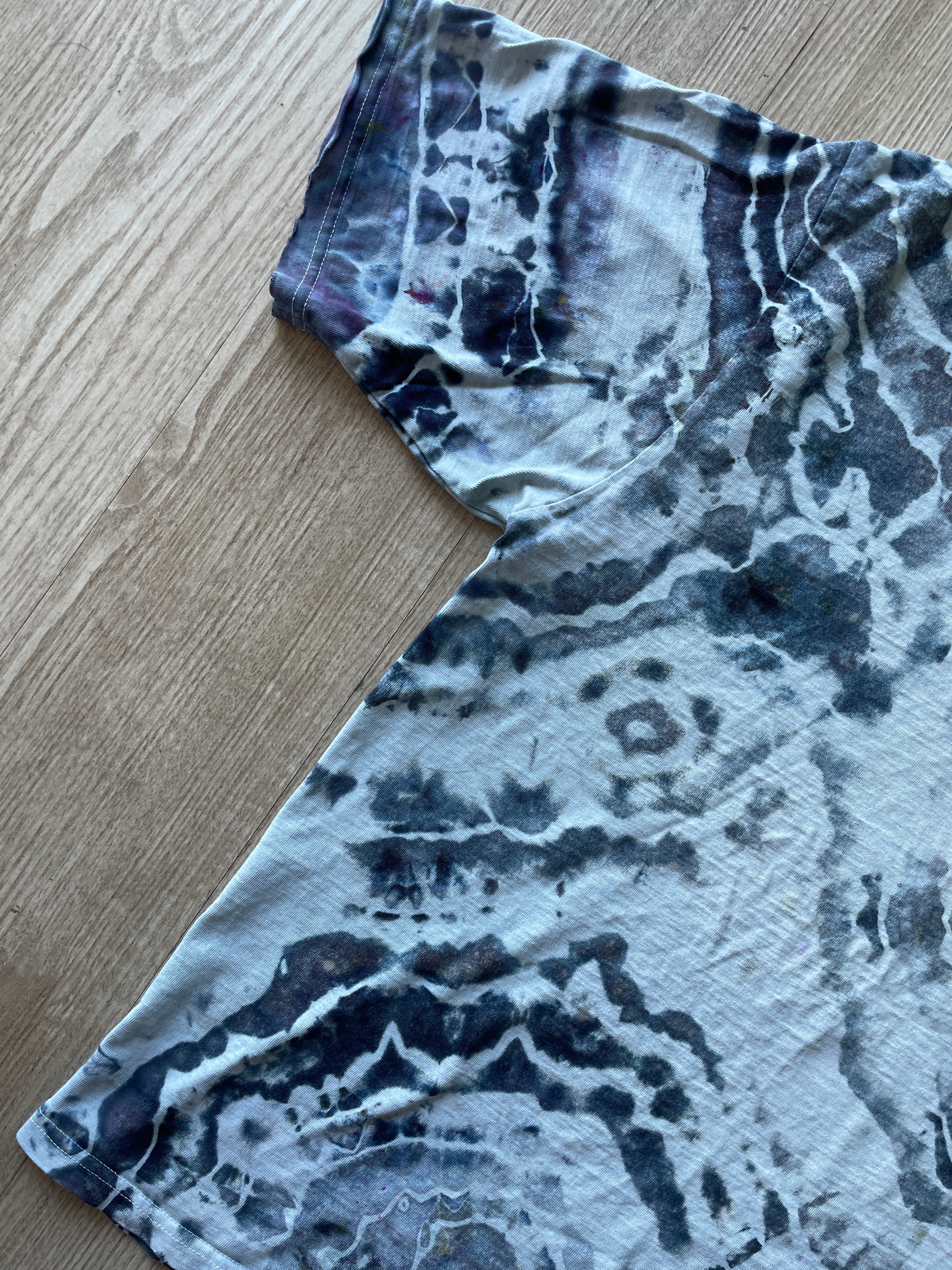 L/XL Men’s Vintage, Thrashed Carhartt Handmade Geode Tie Dye Short Sleeve T-Shirt | One-Of-a-Kind Upcycled Gray and Black Handmade Tie Dye Top