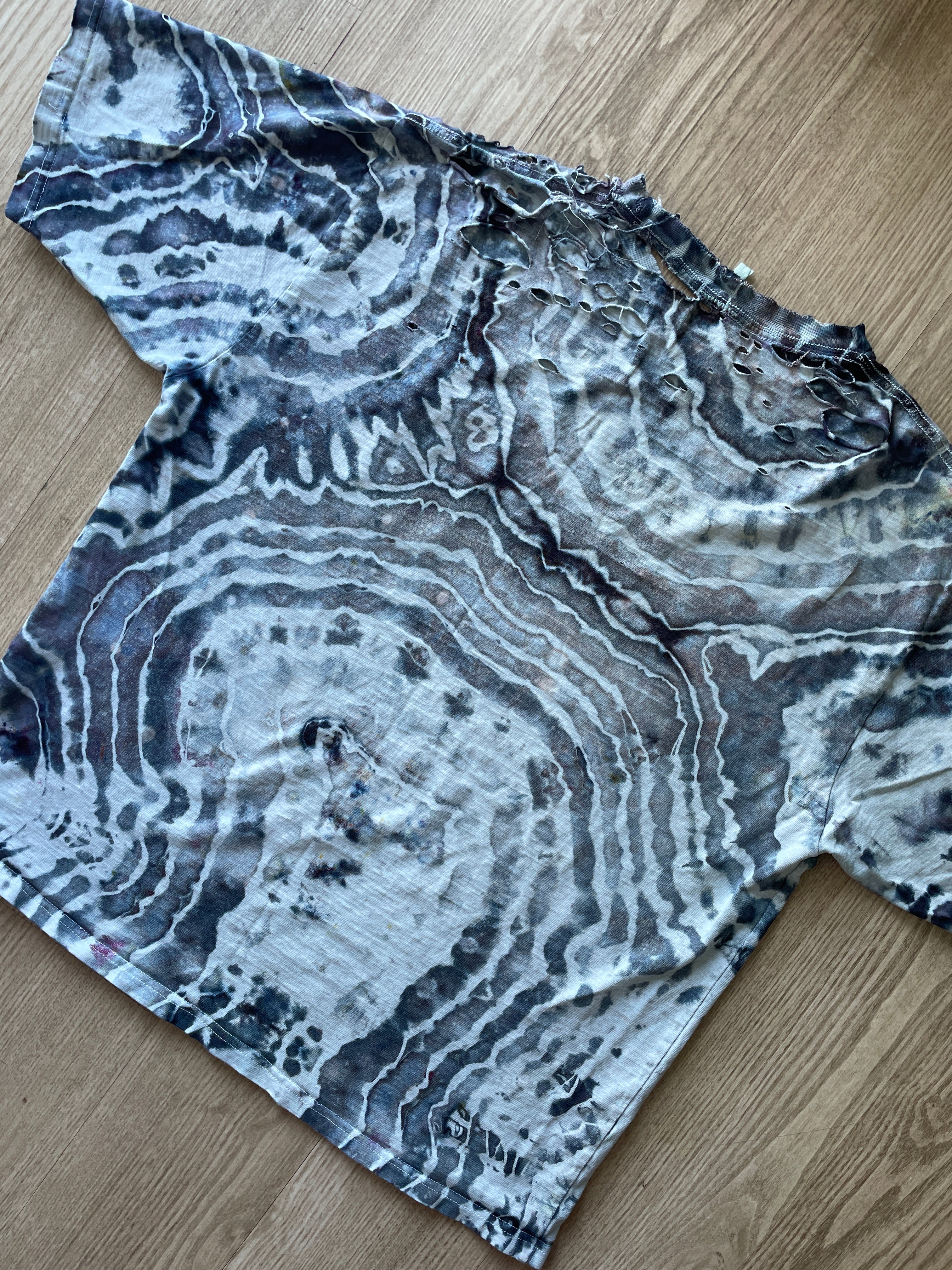 L/XL Men’s Vintage, Thrashed Carhartt Handmade Geode Tie Dye Short Sleeve T-Shirt | One-Of-a-Kind Upcycled Gray and Black Handmade Tie Dye Top