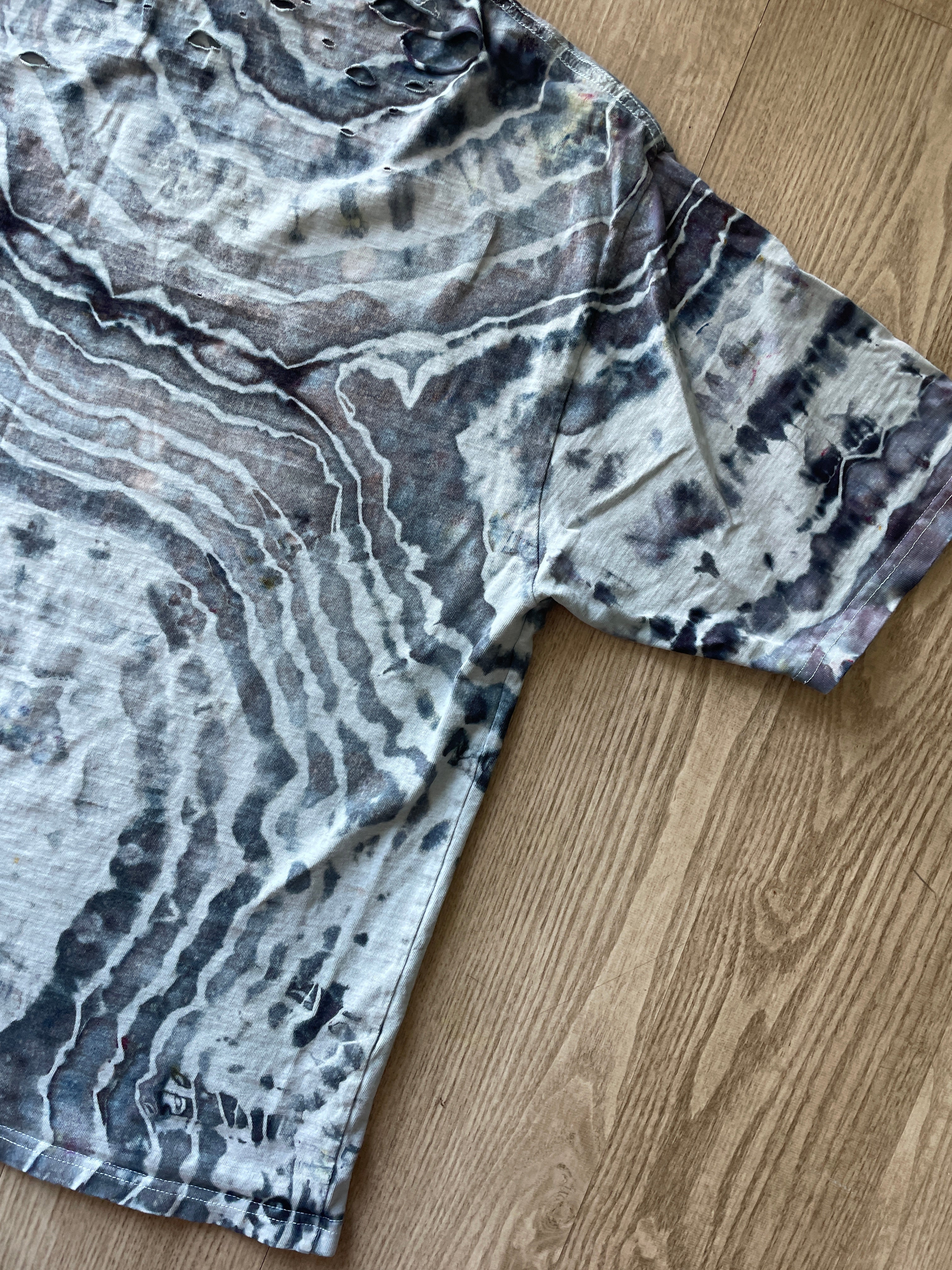 L/XL Men’s Vintage, Thrashed Carhartt Handmade Geode Tie Dye Short Sleeve T-Shirt | One-Of-a-Kind Upcycled Gray and Black Handmade Tie Dye Top