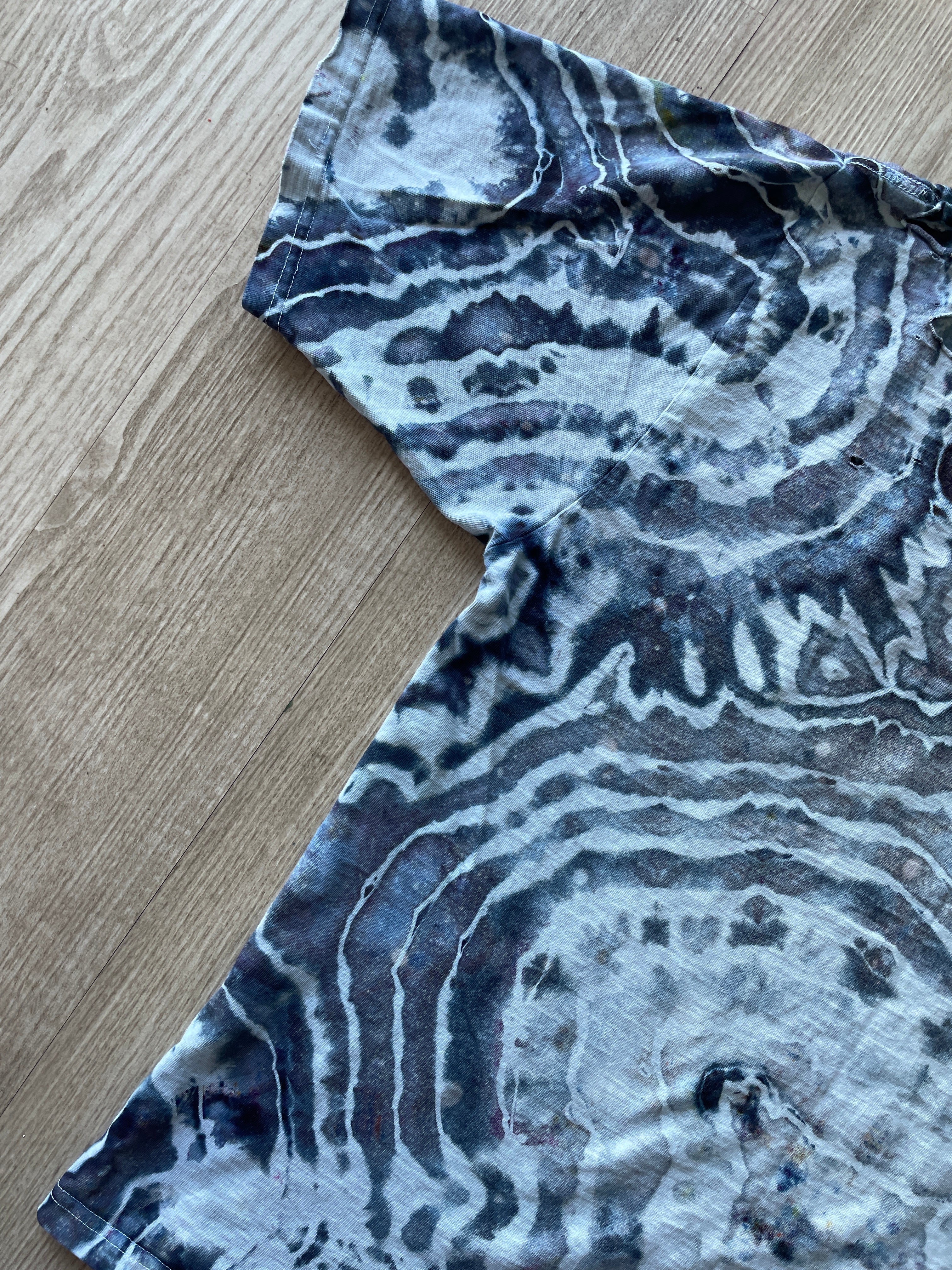 L/XL Men’s Vintage, Thrashed Carhartt Handmade Geode Tie Dye Short Sleeve T-Shirt | One-Of-a-Kind Upcycled Gray and Black Handmade Tie Dye Top