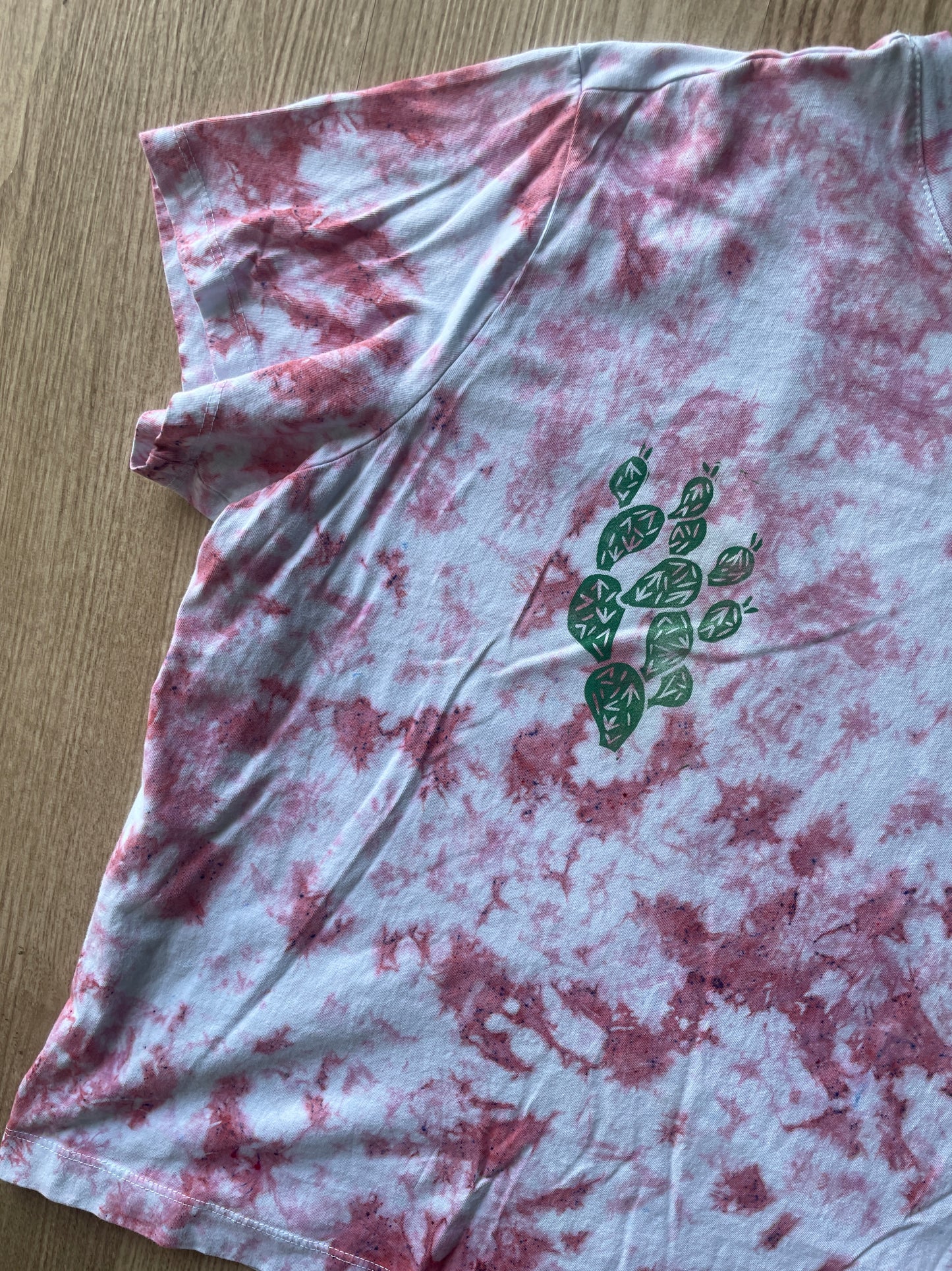 XL Women’s Prickly Pear Cactus Tie Dye T-Shirt | One-Of-a-Kind Pastel Pink and White Crumpled Short Sleeve